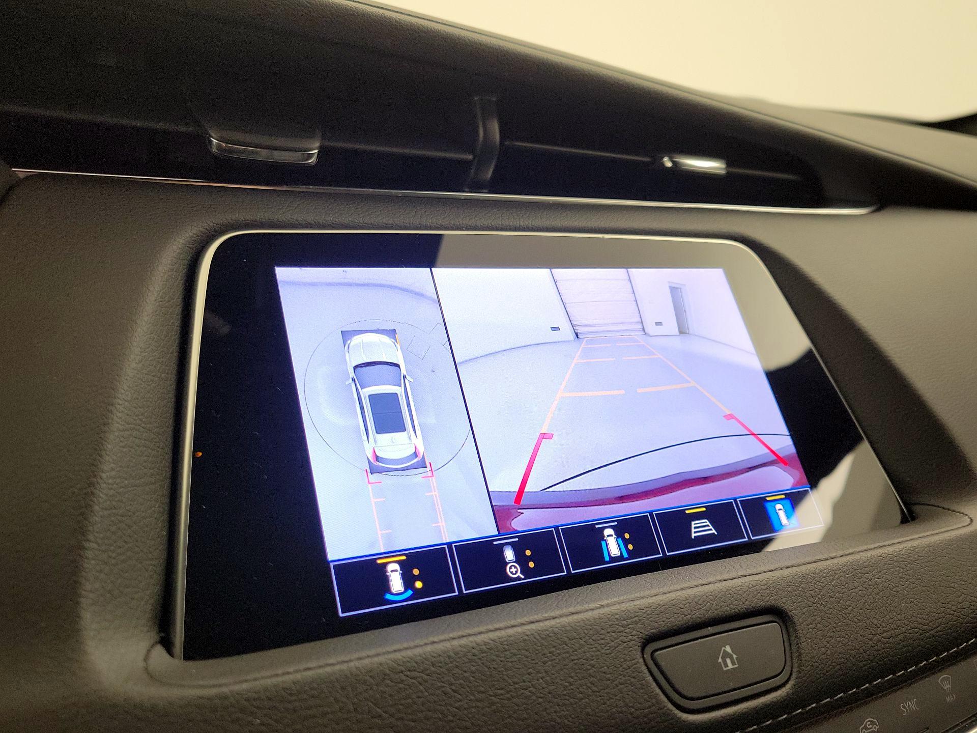 Thumbnail: 2022 Cadillac XT4 - 14