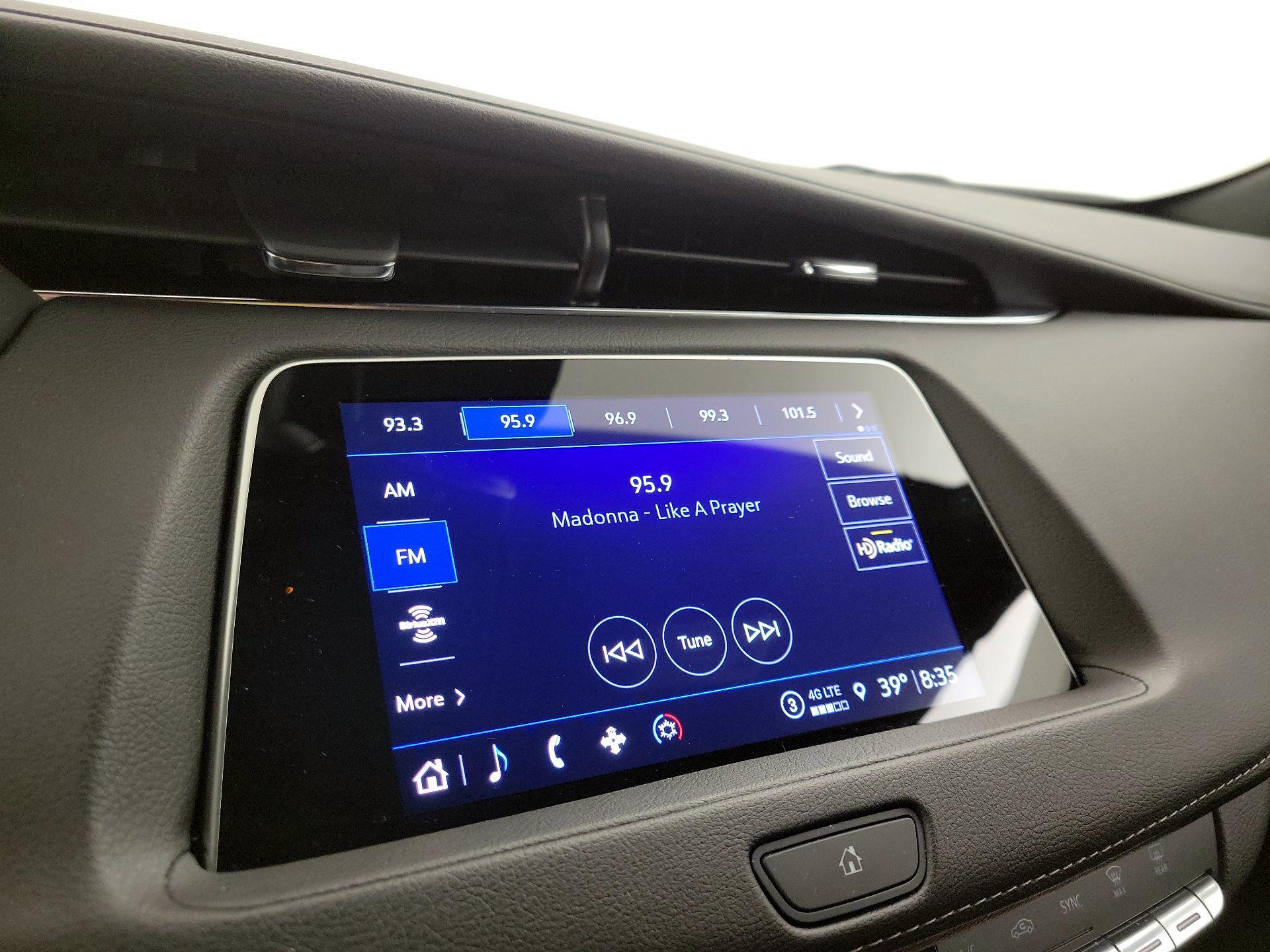 Thumbnail: 2022 Cadillac XT4 - 15