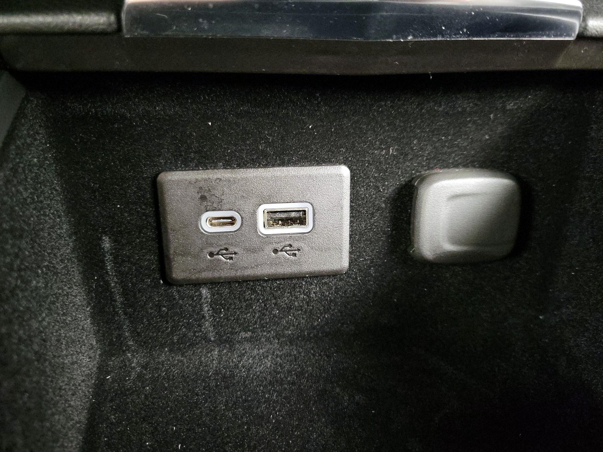 Thumbnail: 2022 Cadillac XT4 - 18