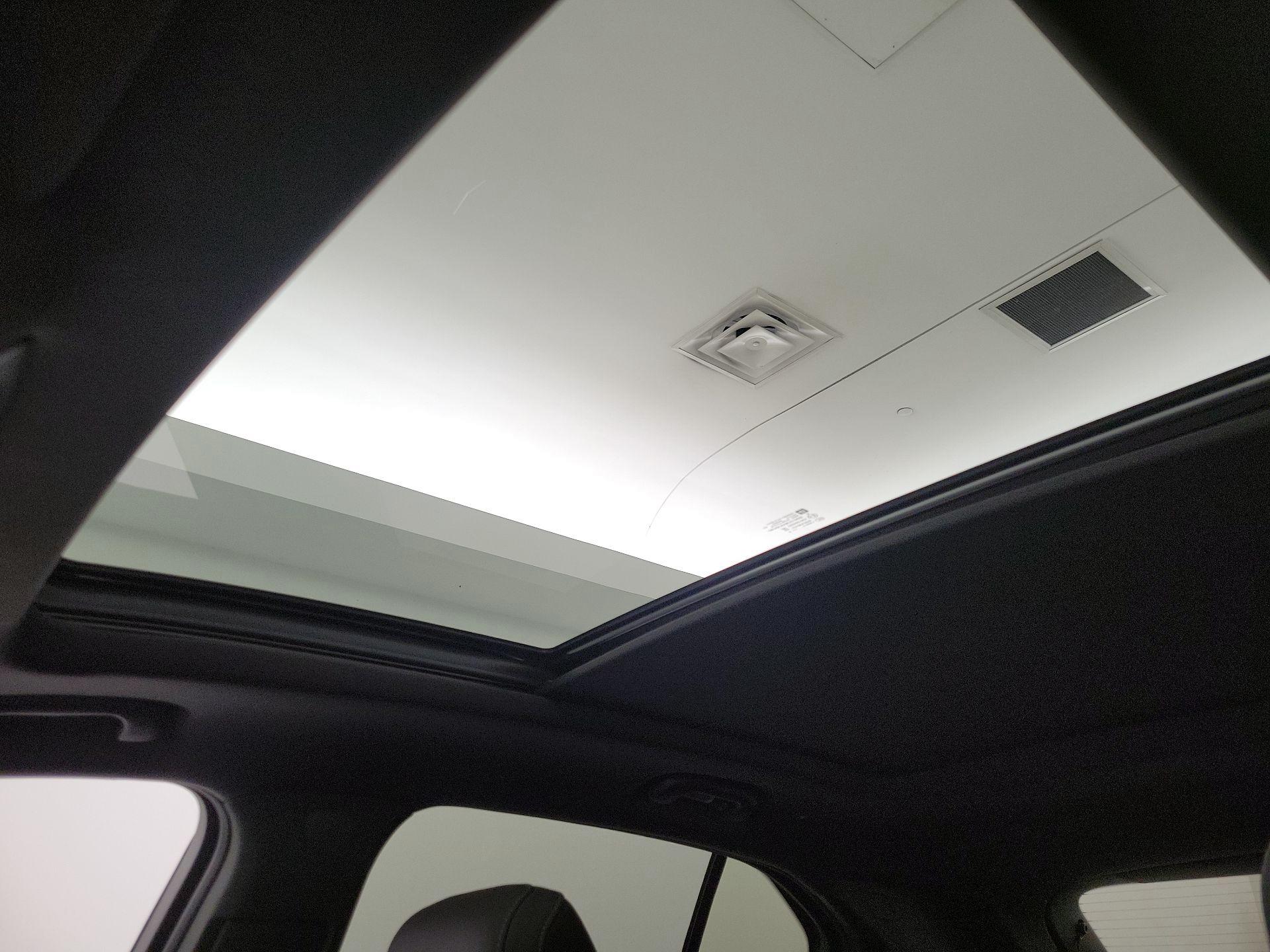 Thumbnail: 2022 Cadillac XT4 - 19