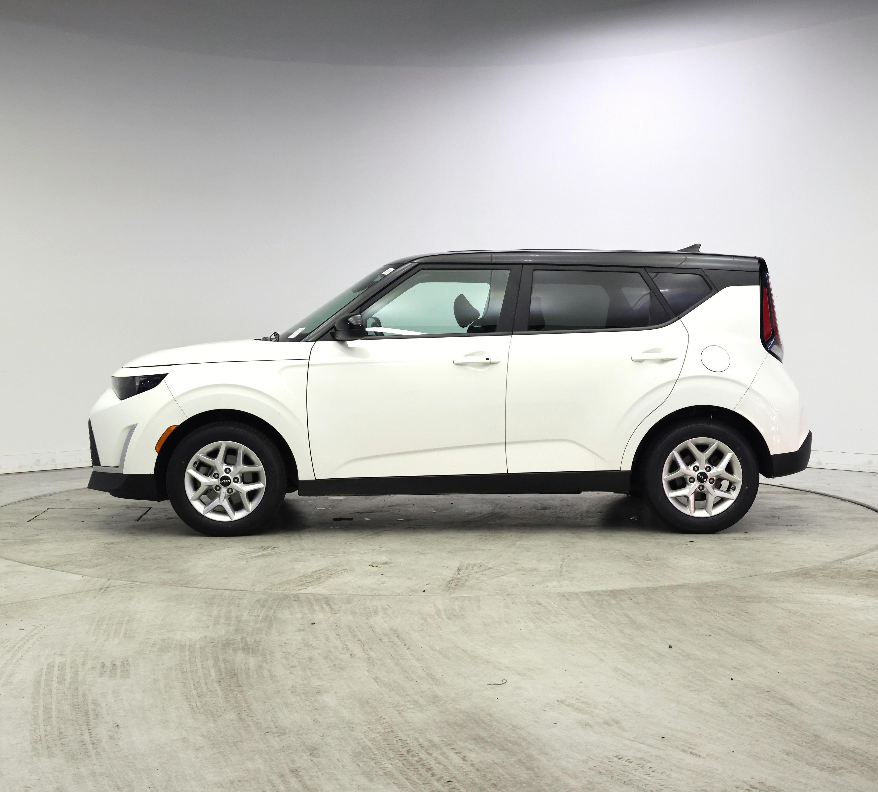Thumbnail: 2023 Kia Soul - 3