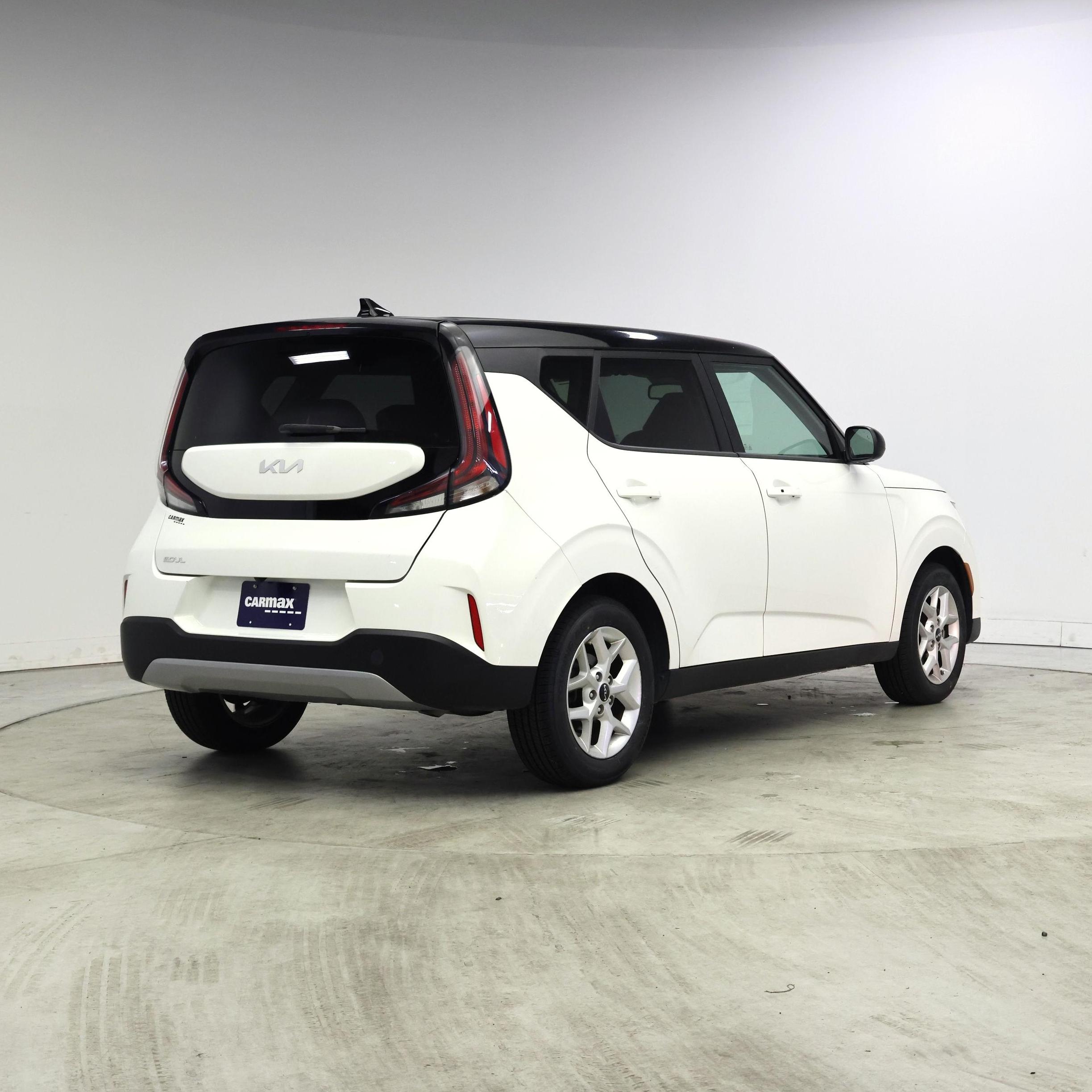 Thumbnail: 2023 Kia Soul - 8