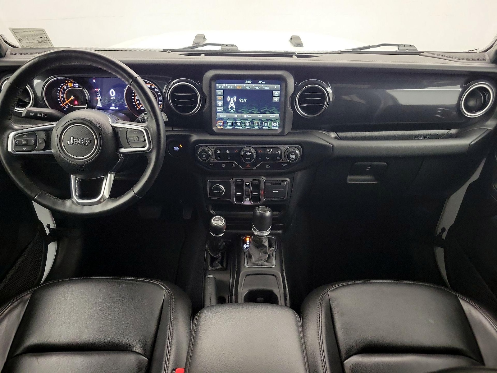 2023 Jeep Wrangler 4-Door Sahara Altitude - Photo 10