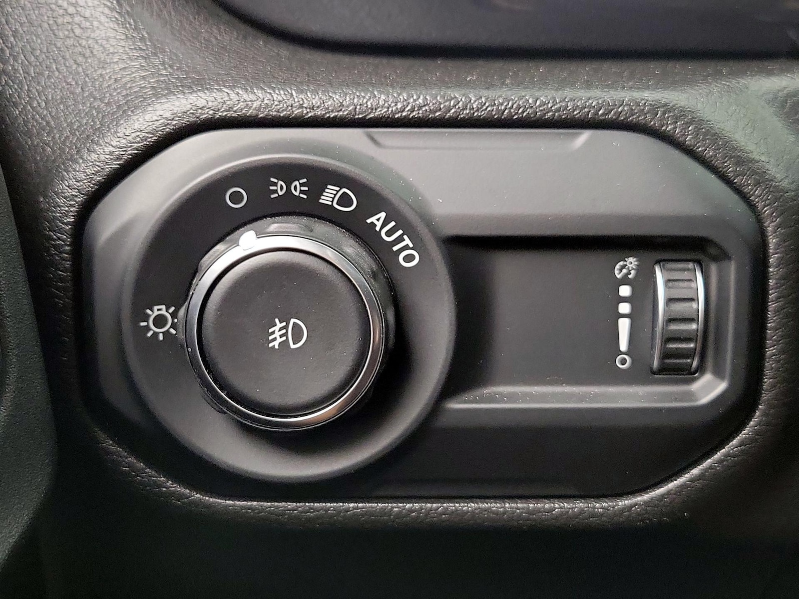 2023 Jeep Wrangler 4-Door Sahara Altitude - Photo 14