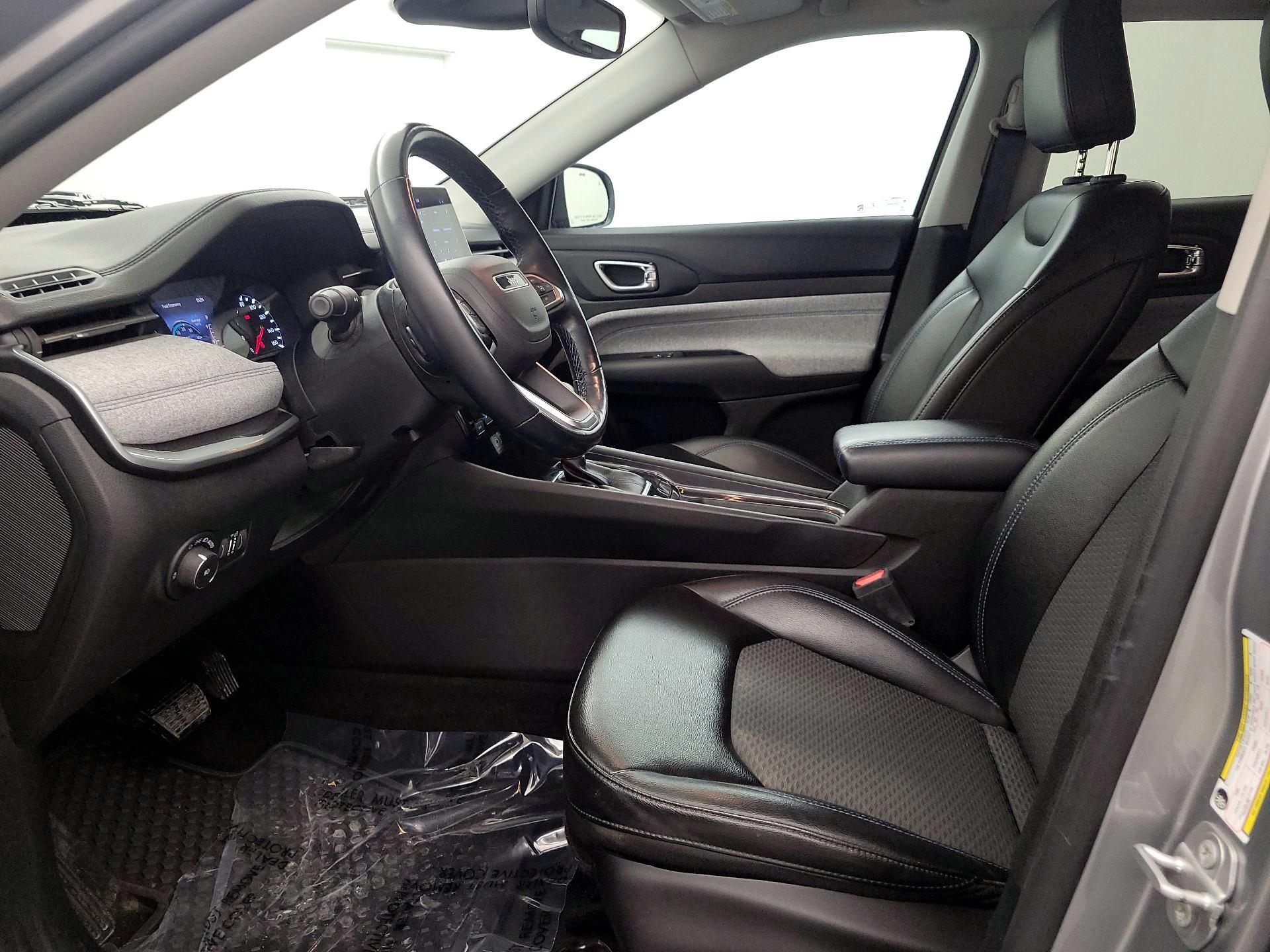 Thumbnail: 2022 Jeep Compass - 11