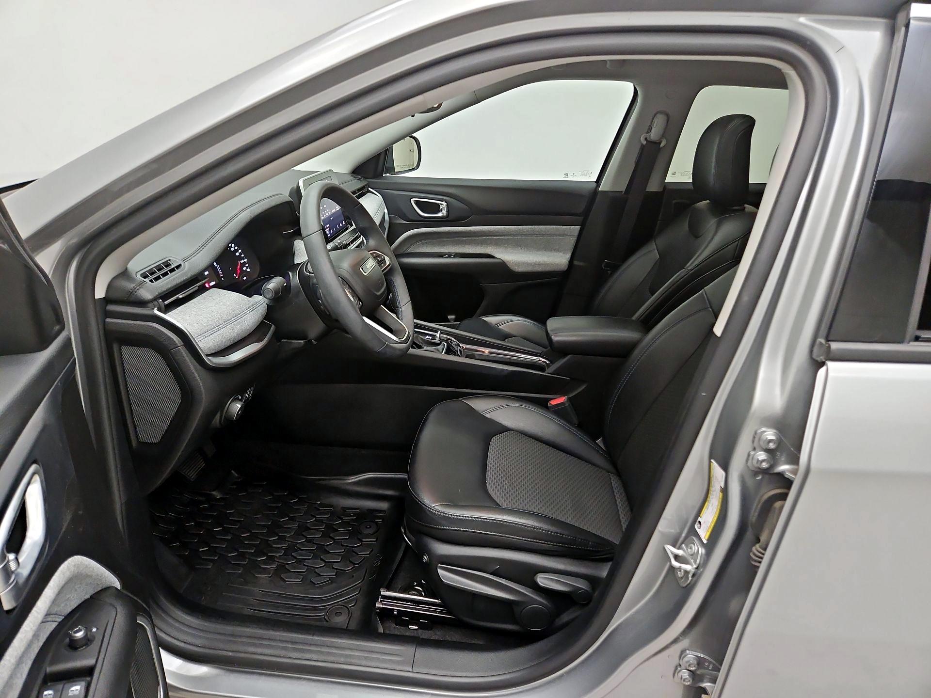 Thumbnail: 2022 Jeep Compass - 11