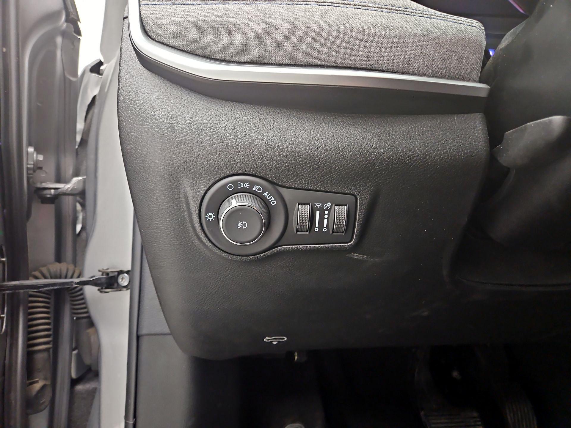 Thumbnail: 2022 Jeep Compass - 13