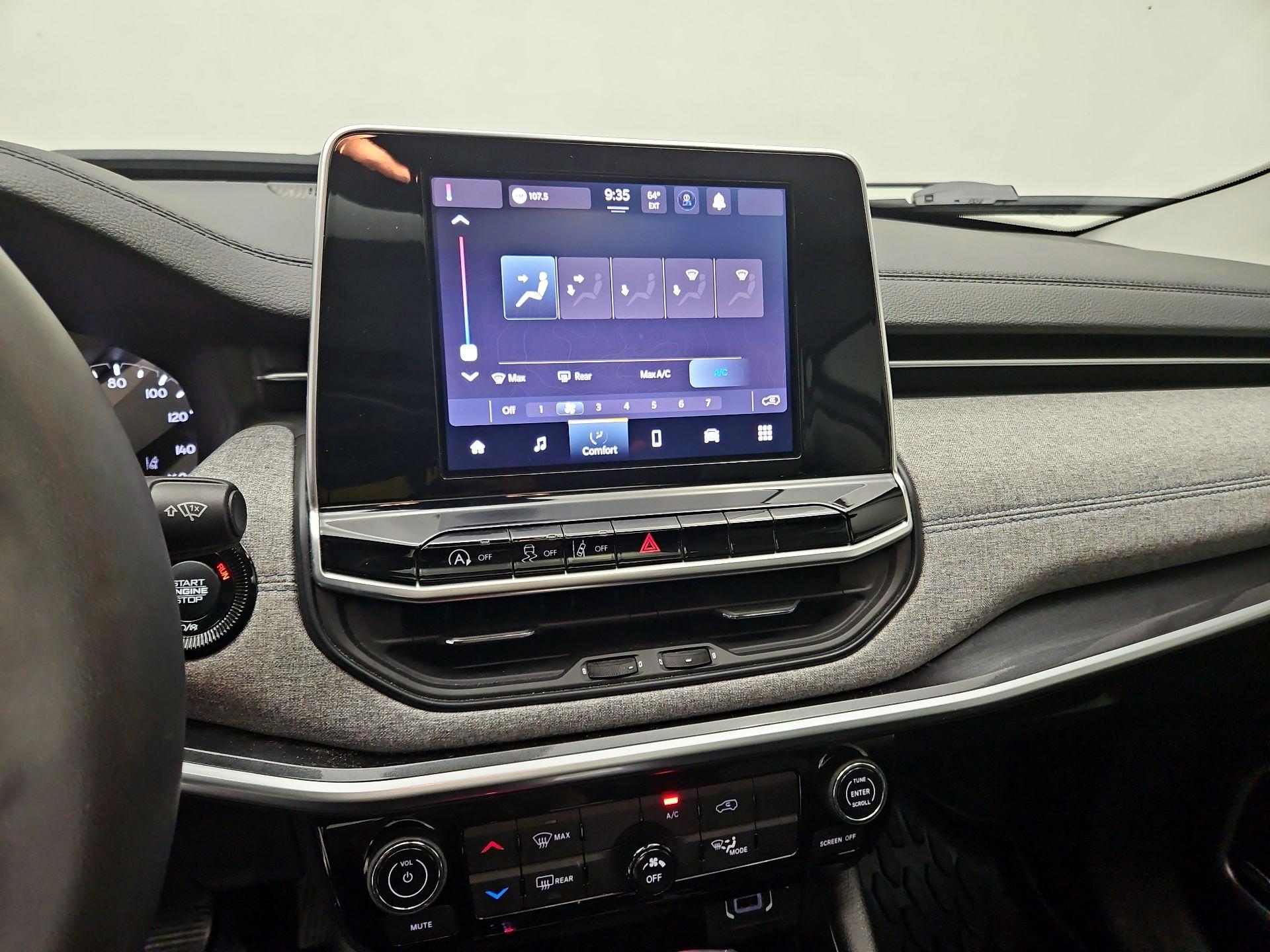 Thumbnail: 2022 Jeep Compass - 16