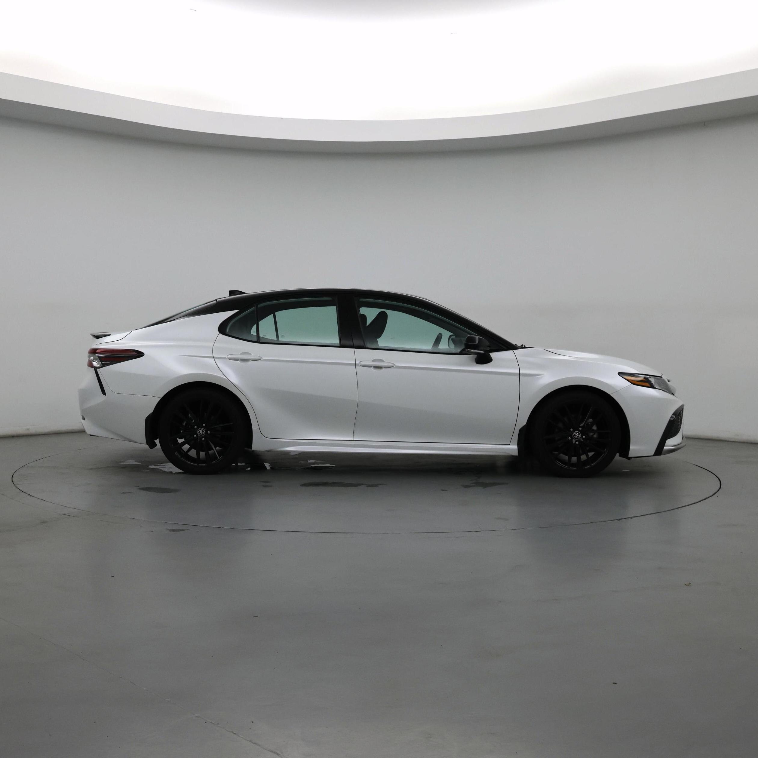 Thumbnail: 2023 Toyota Camry - 7