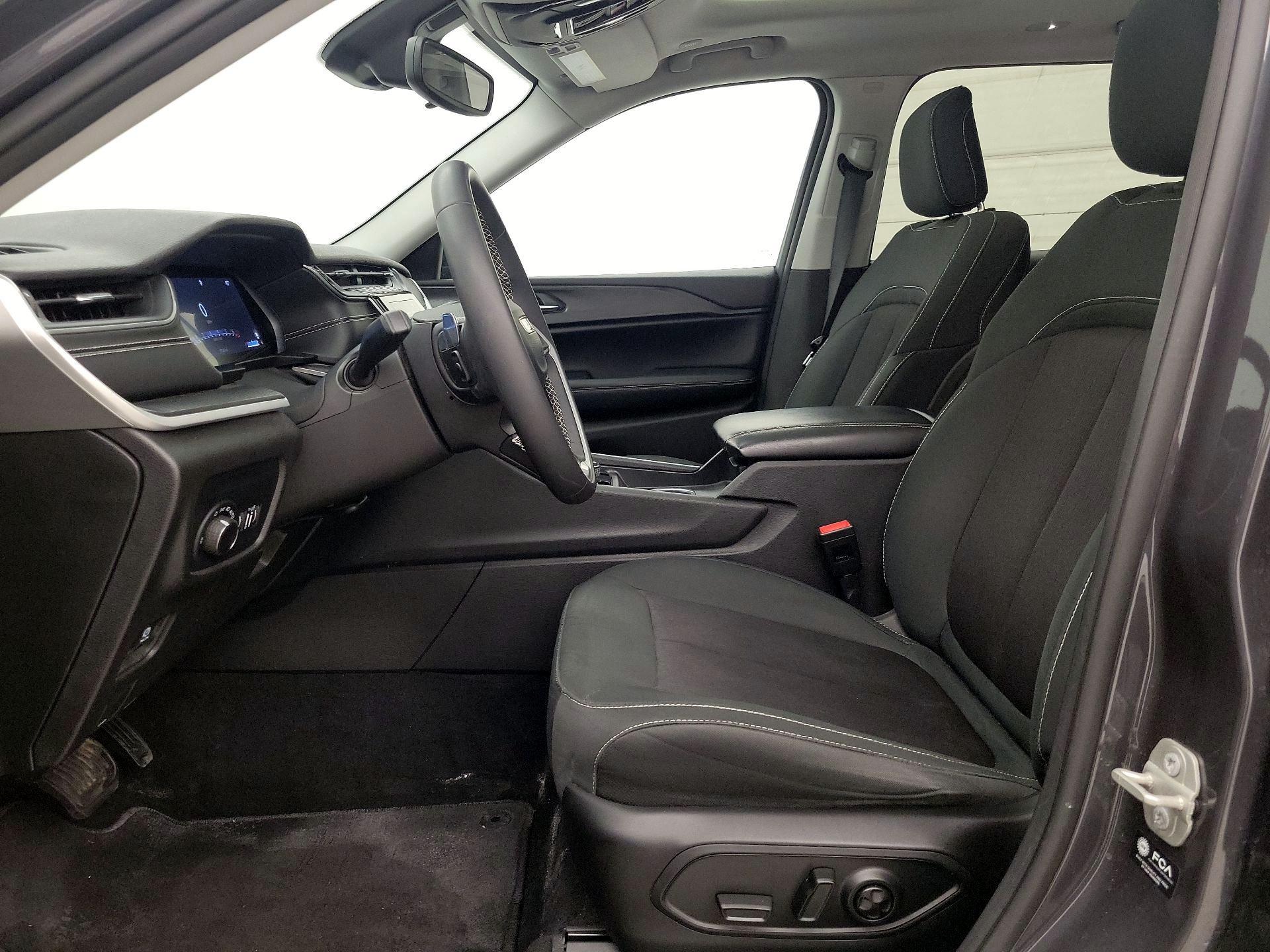 Thumbnail: 2023 Jeep Grand Cherokee L - 11