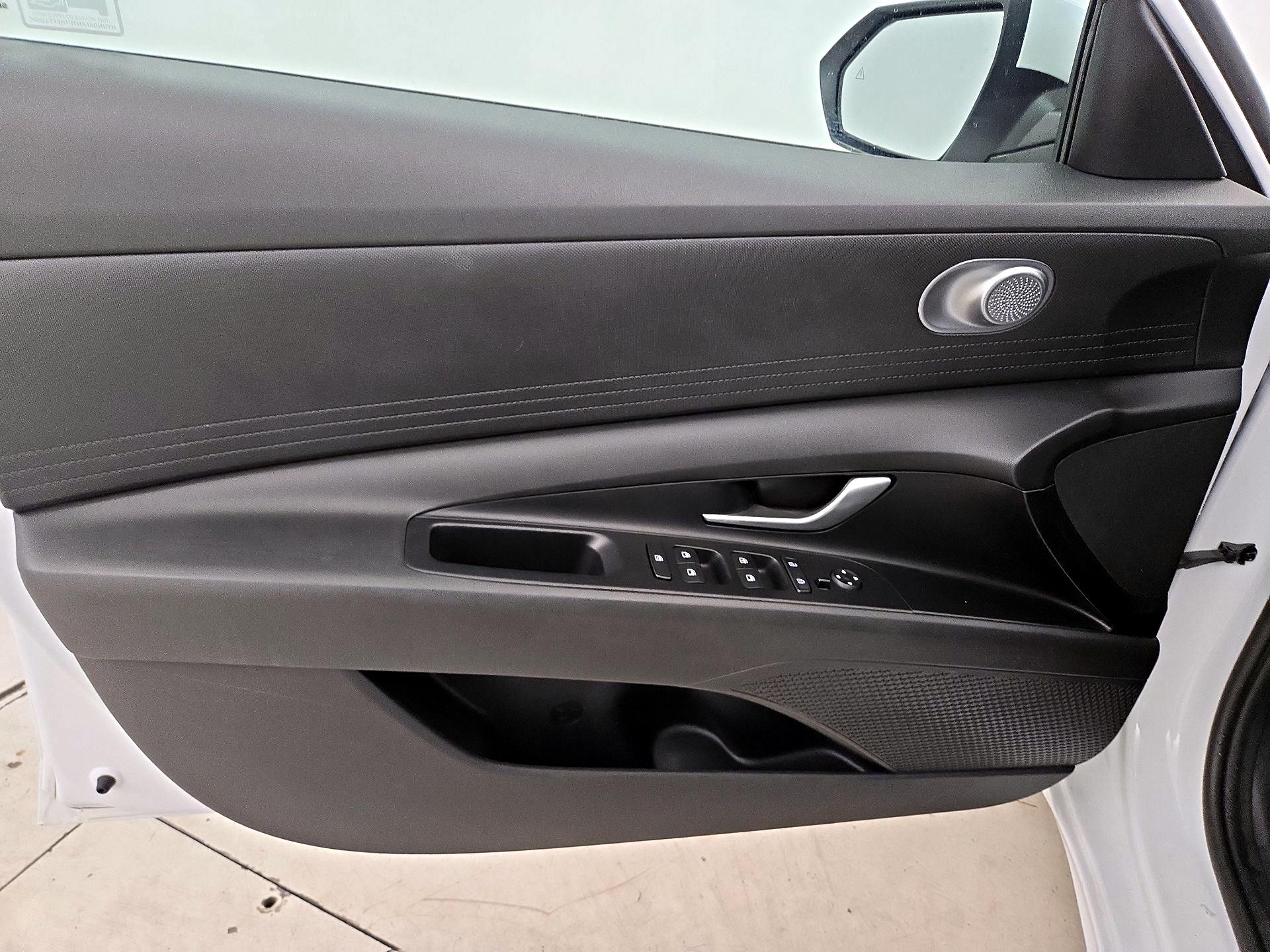 Thumbnail: 2021 Hyundai Elantra - 12