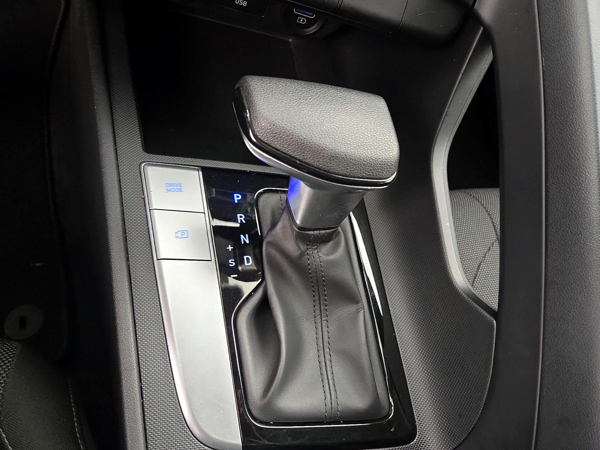 Thumbnail: 2021 Hyundai Elantra - 17
