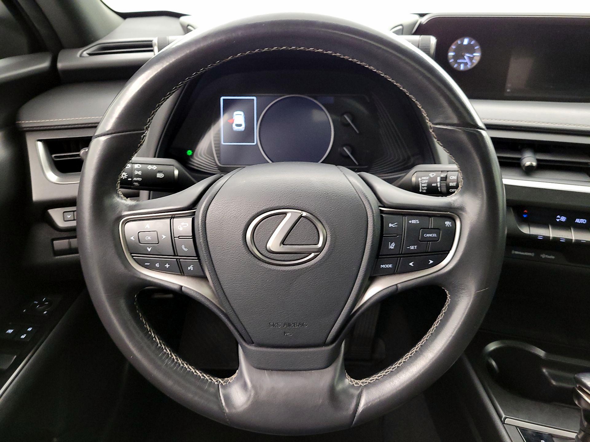 Thumbnail: 2020 Lexus UX - 10