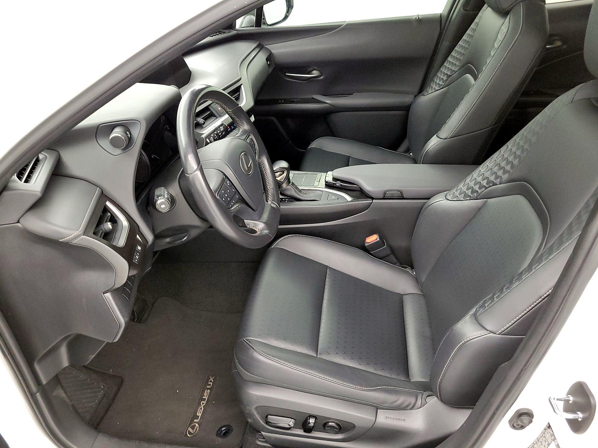 Thumbnail: 2020 Lexus UX - 11