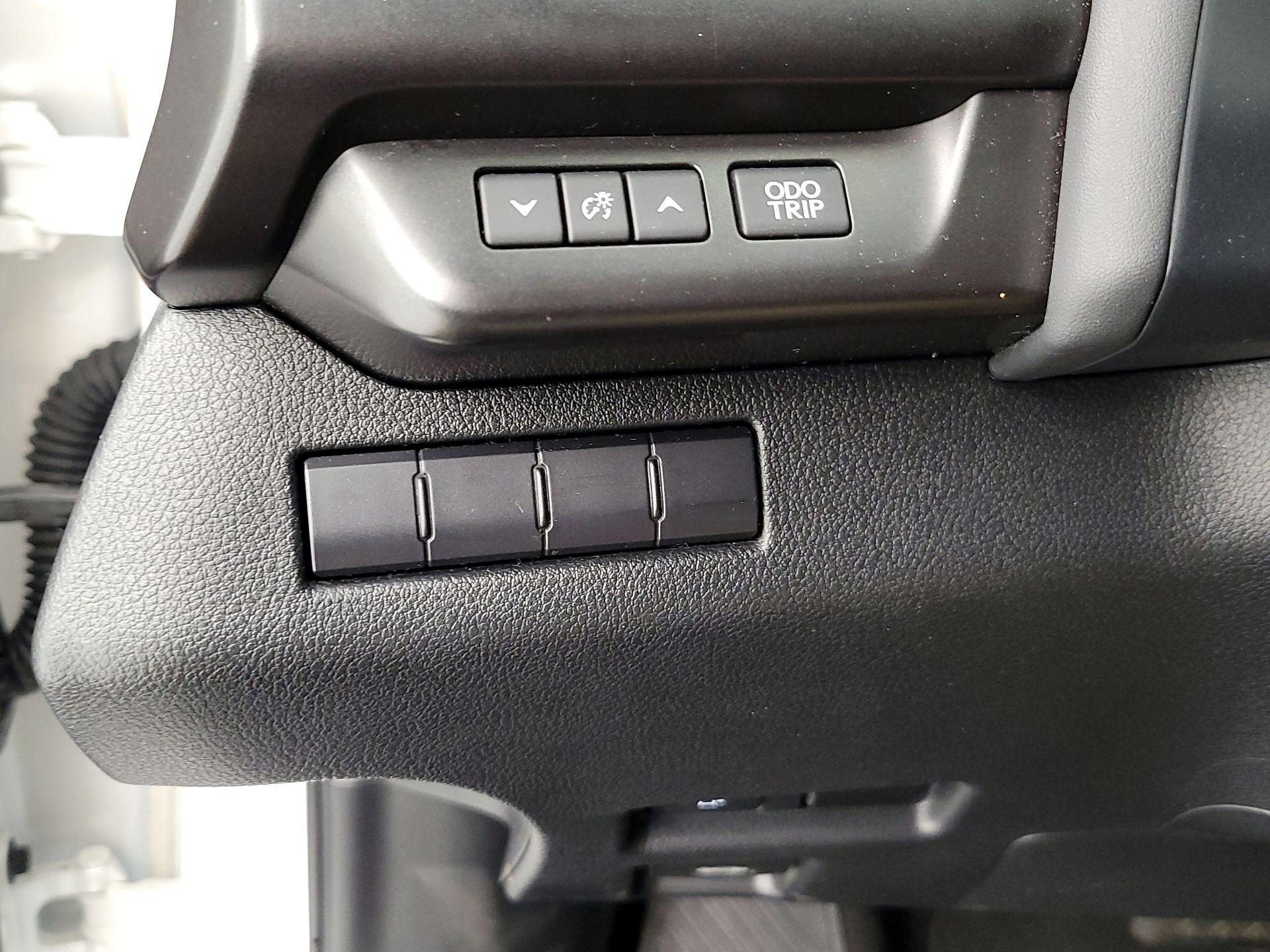 Thumbnail: 2020 Lexus UX - 13