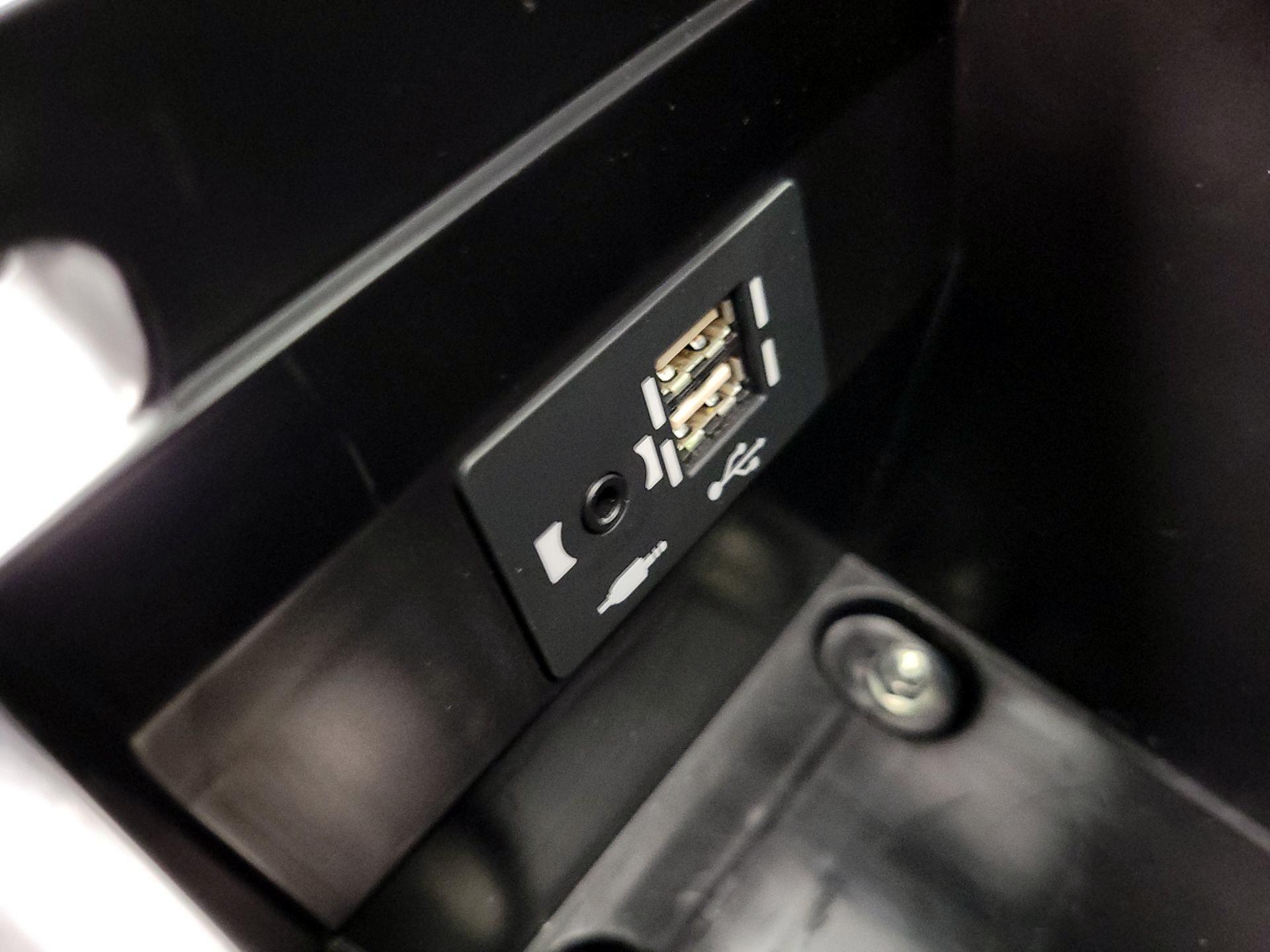 Thumbnail: 2020 Lexus UX - 18