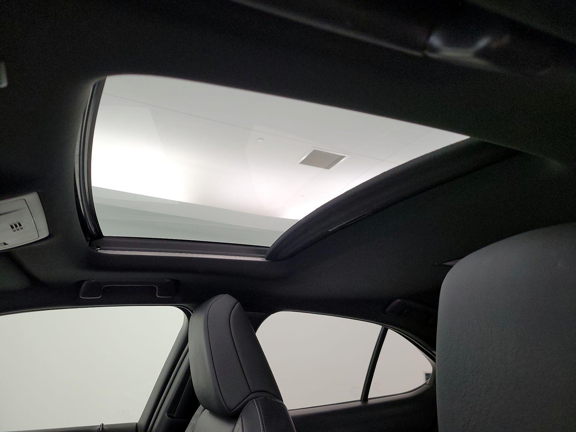 Thumbnail: 2020 Lexus UX - 19