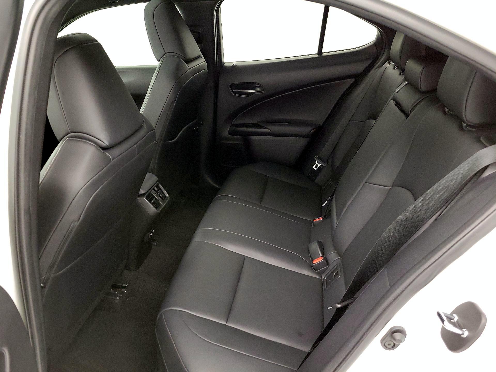 Thumbnail: 2020 Lexus UX - 20