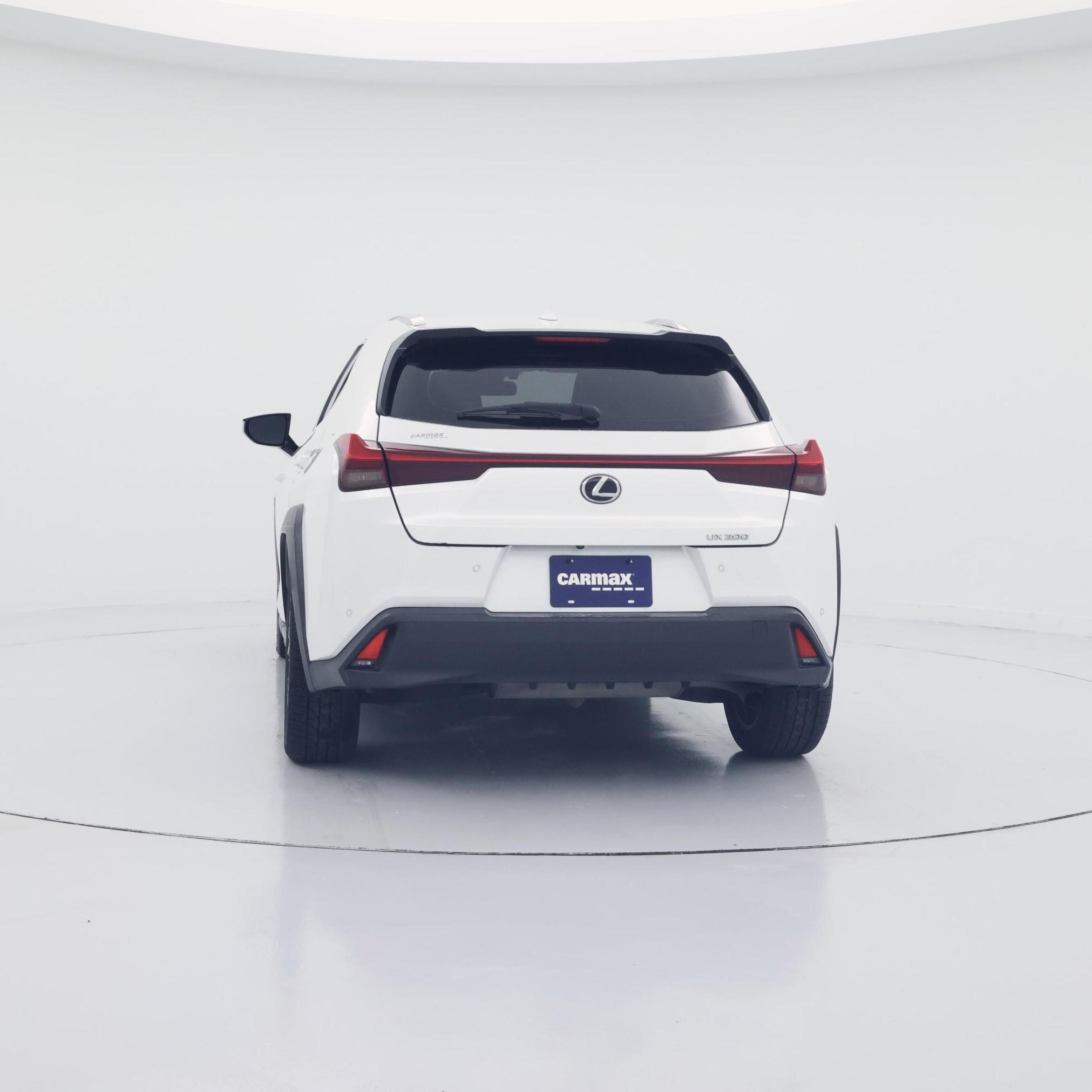 Thumbnail: 2020 Lexus UX - 6