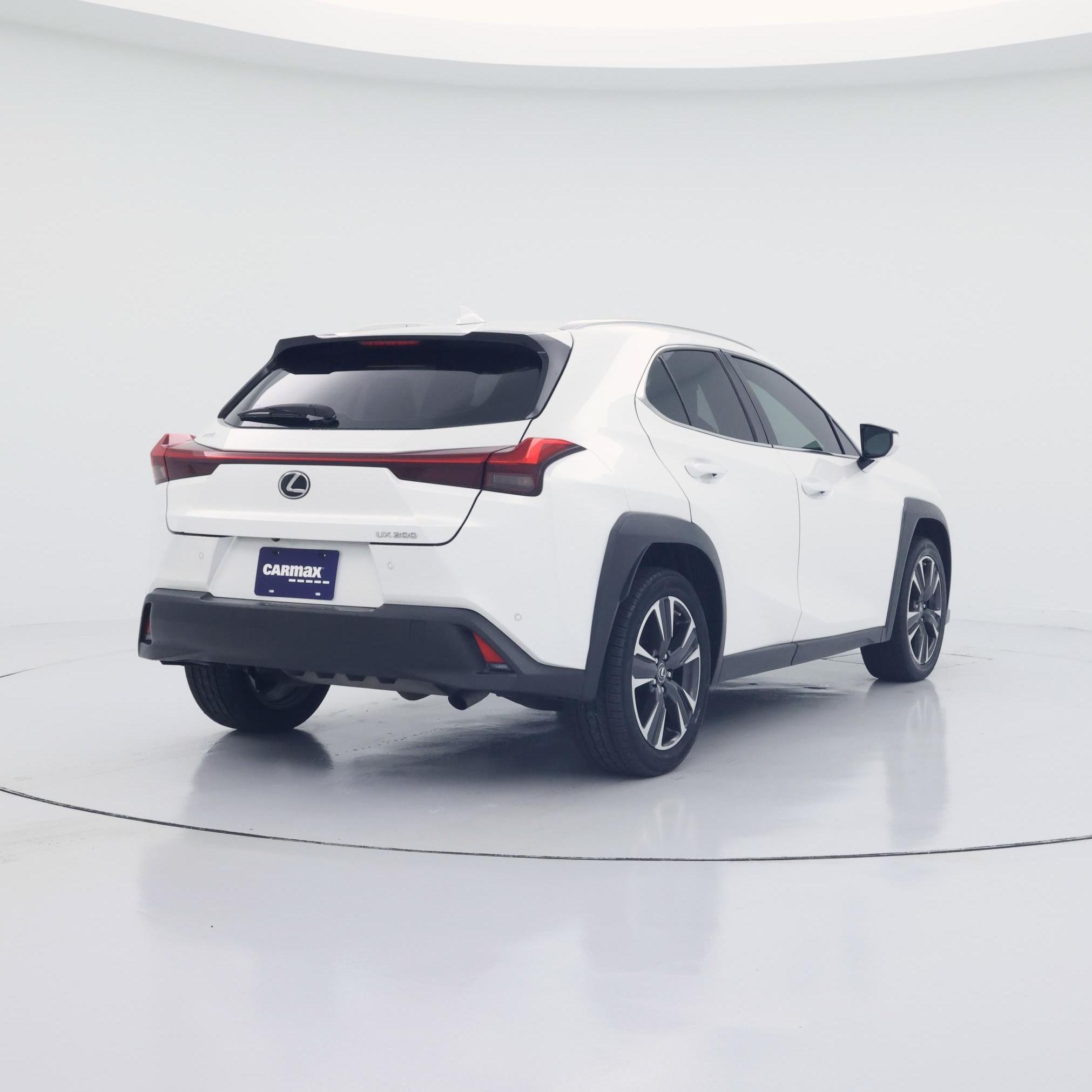 Thumbnail: 2020 Lexus UX - 8