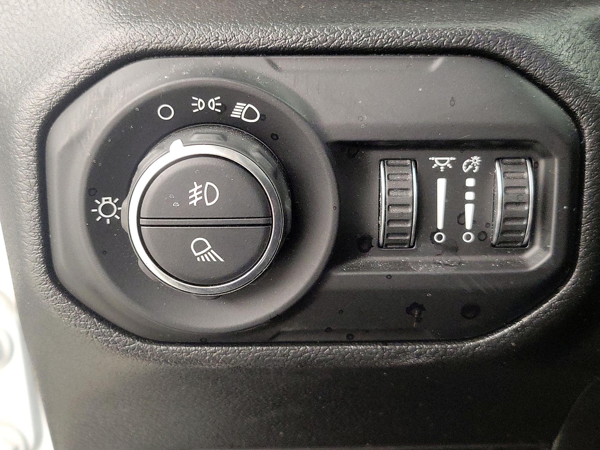 Thumbnail: 2022 Jeep Gladiator - 13