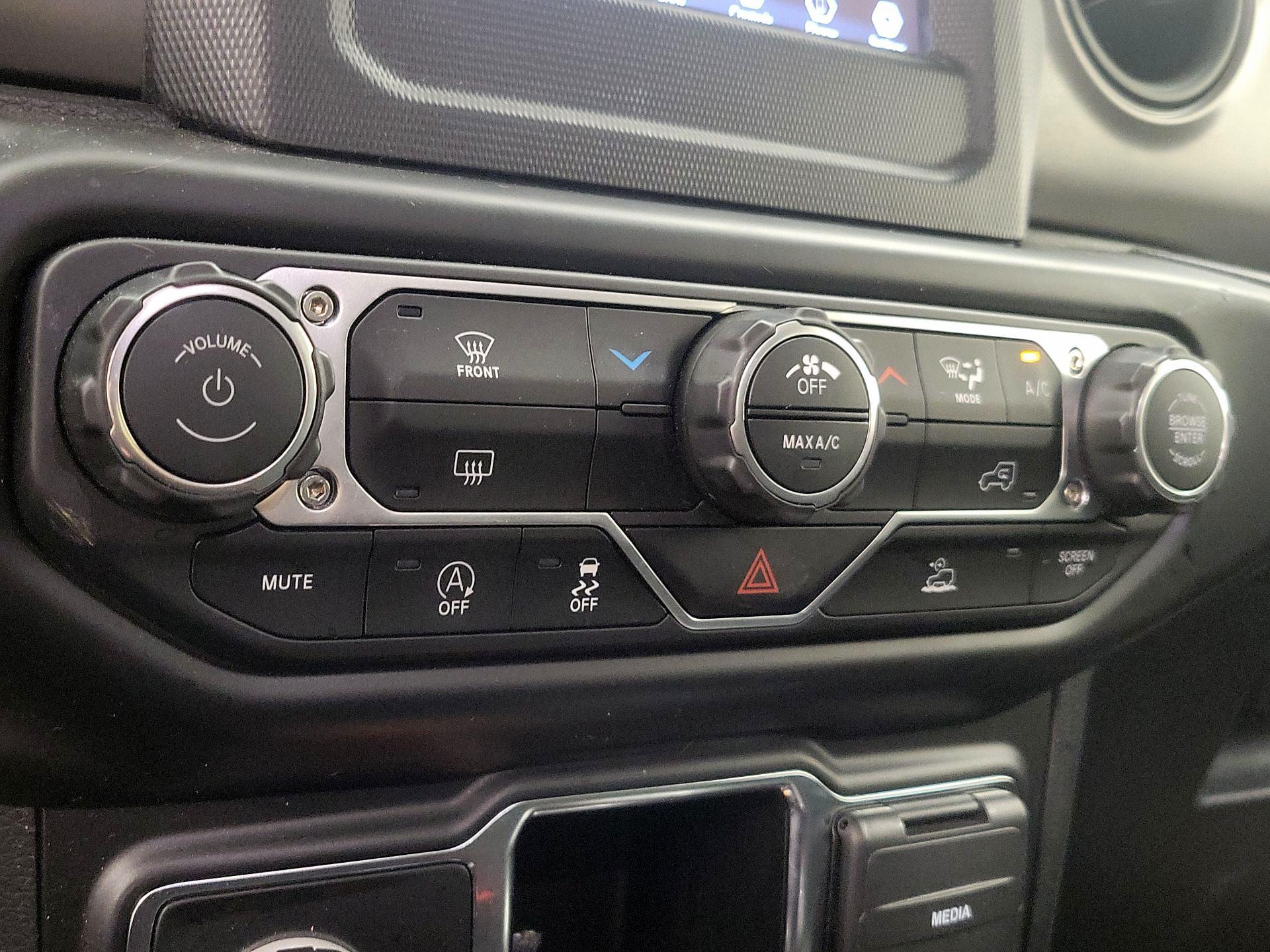 Thumbnail: 2022 Jeep Gladiator - 16