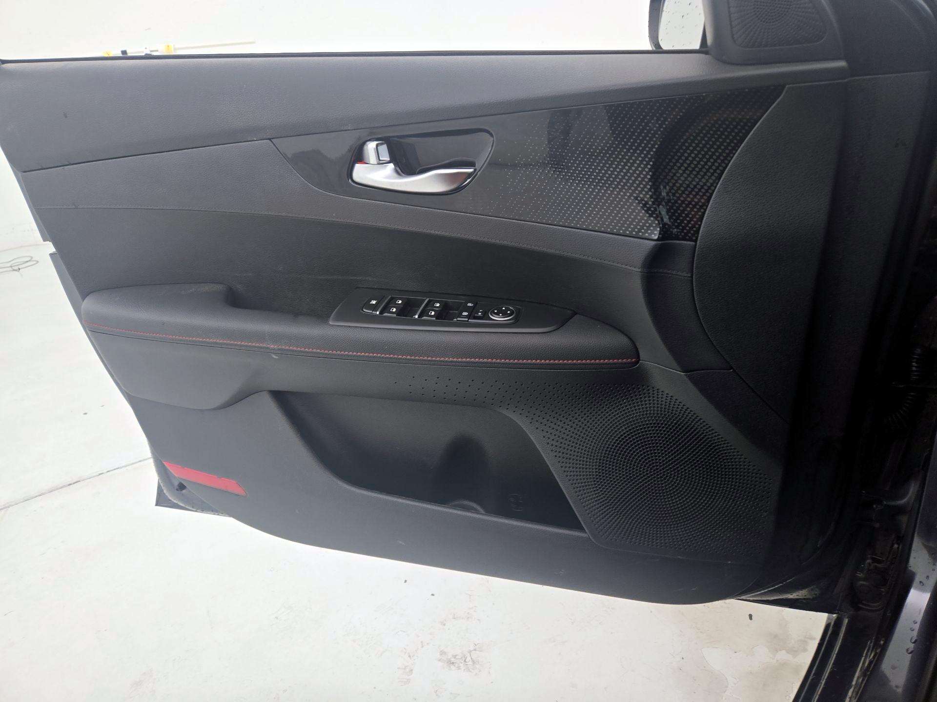 Thumbnail: 2023 Kia Forte - 12