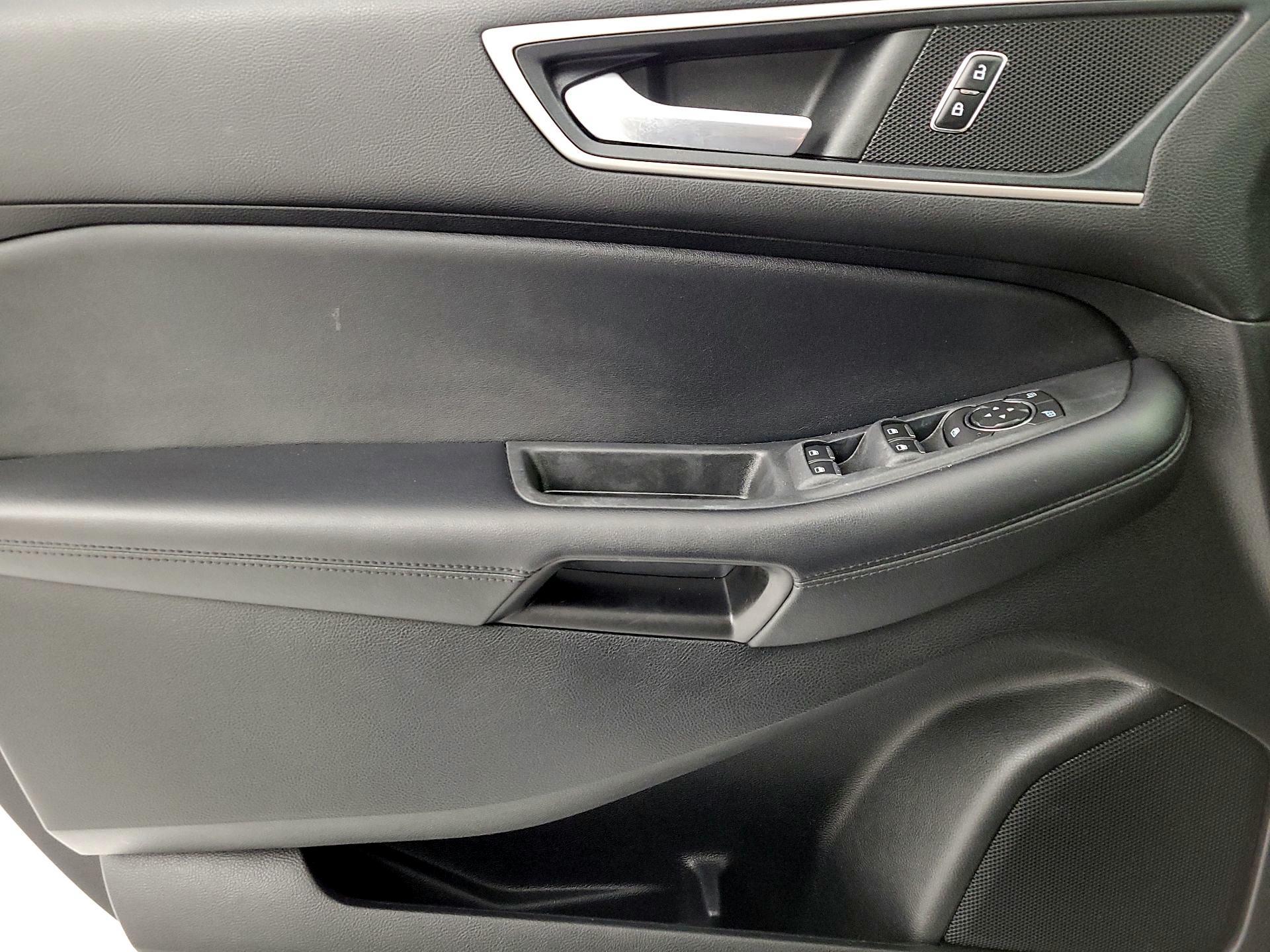 Thumbnail: 2022 Ford Edge - 12