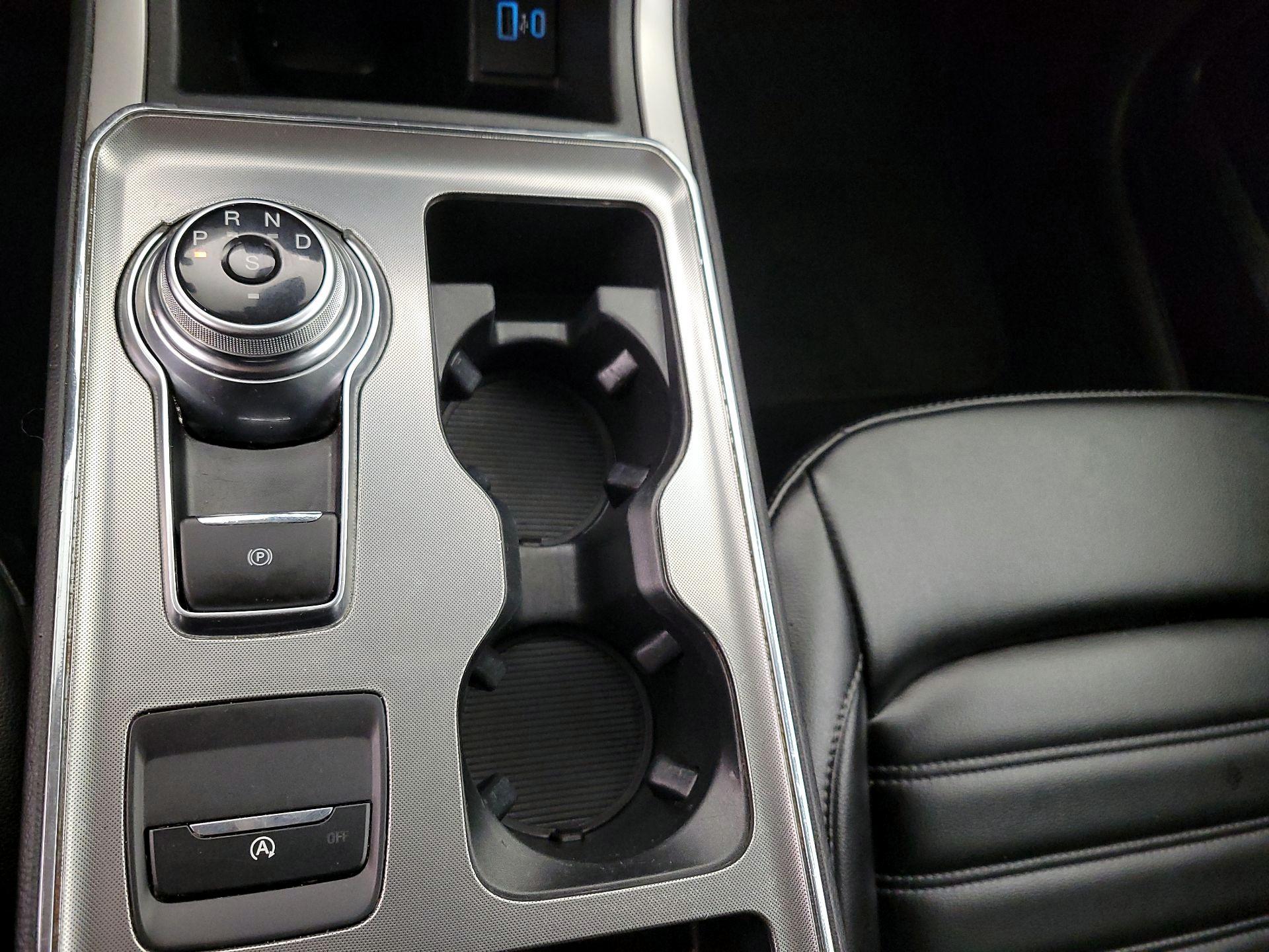 Thumbnail: 2022 Ford Edge - 17