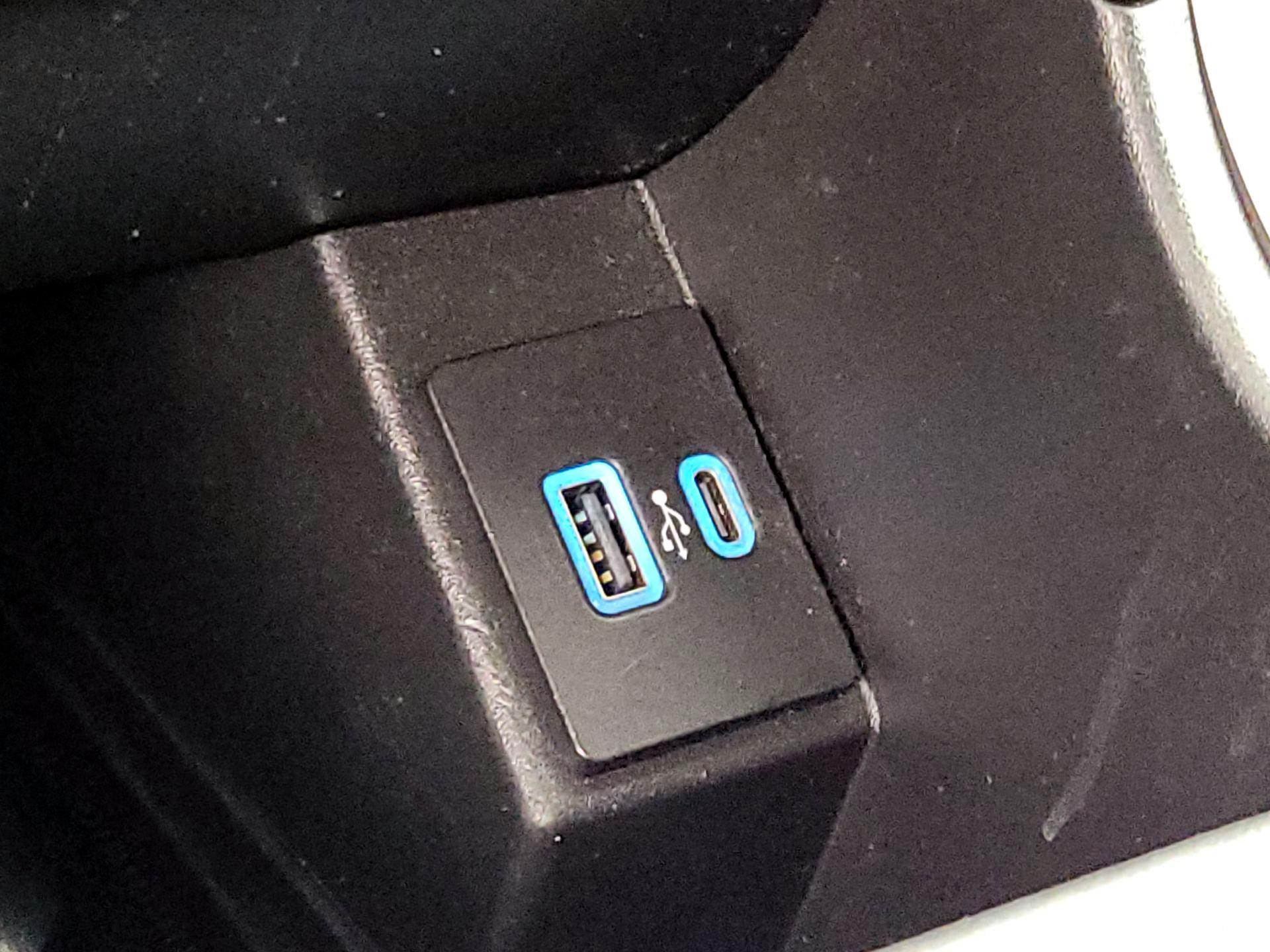 Thumbnail: 2022 Ford Edge - 18