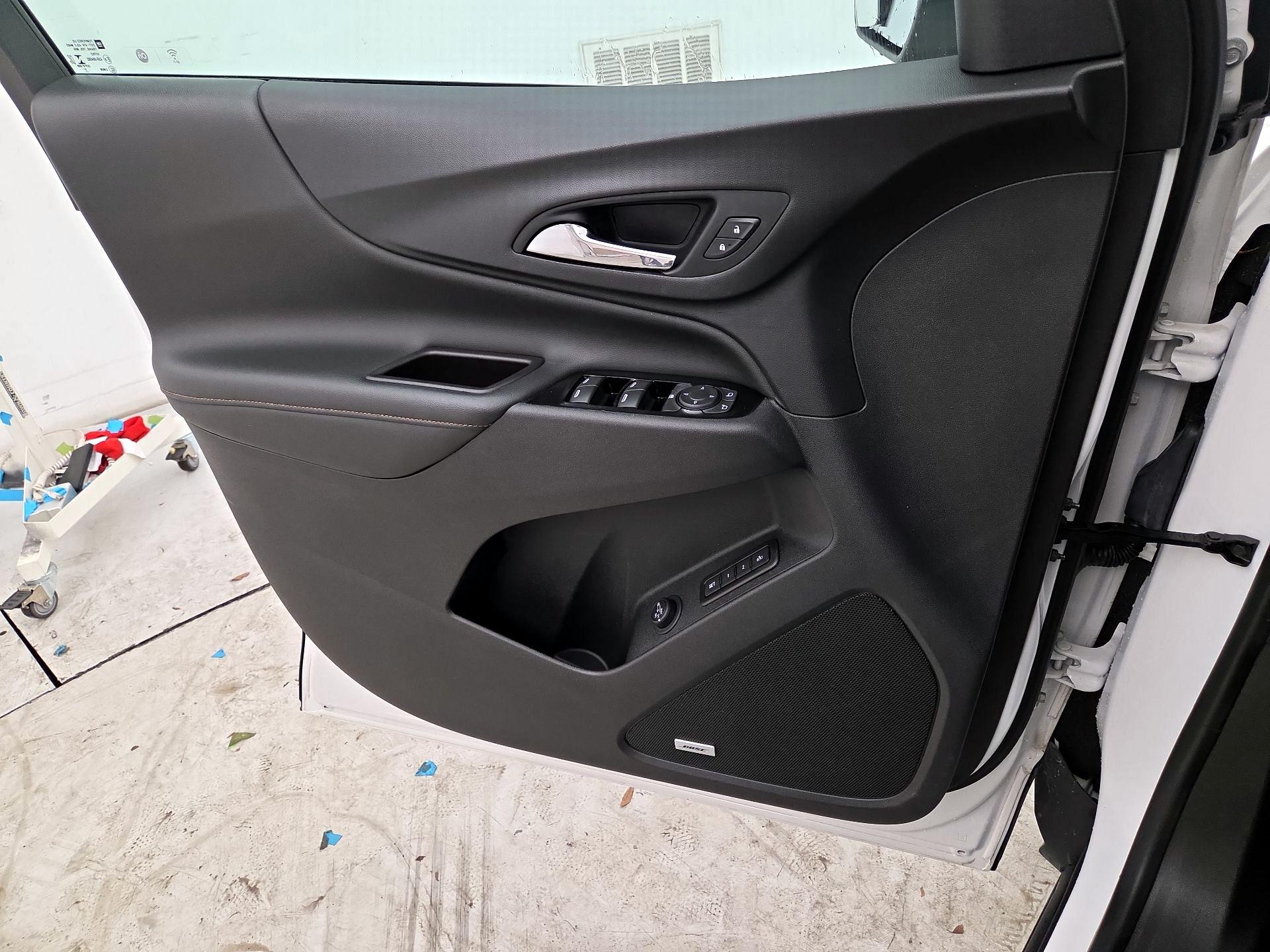 Thumbnail: 2022 Chevrolet Equinox - 12