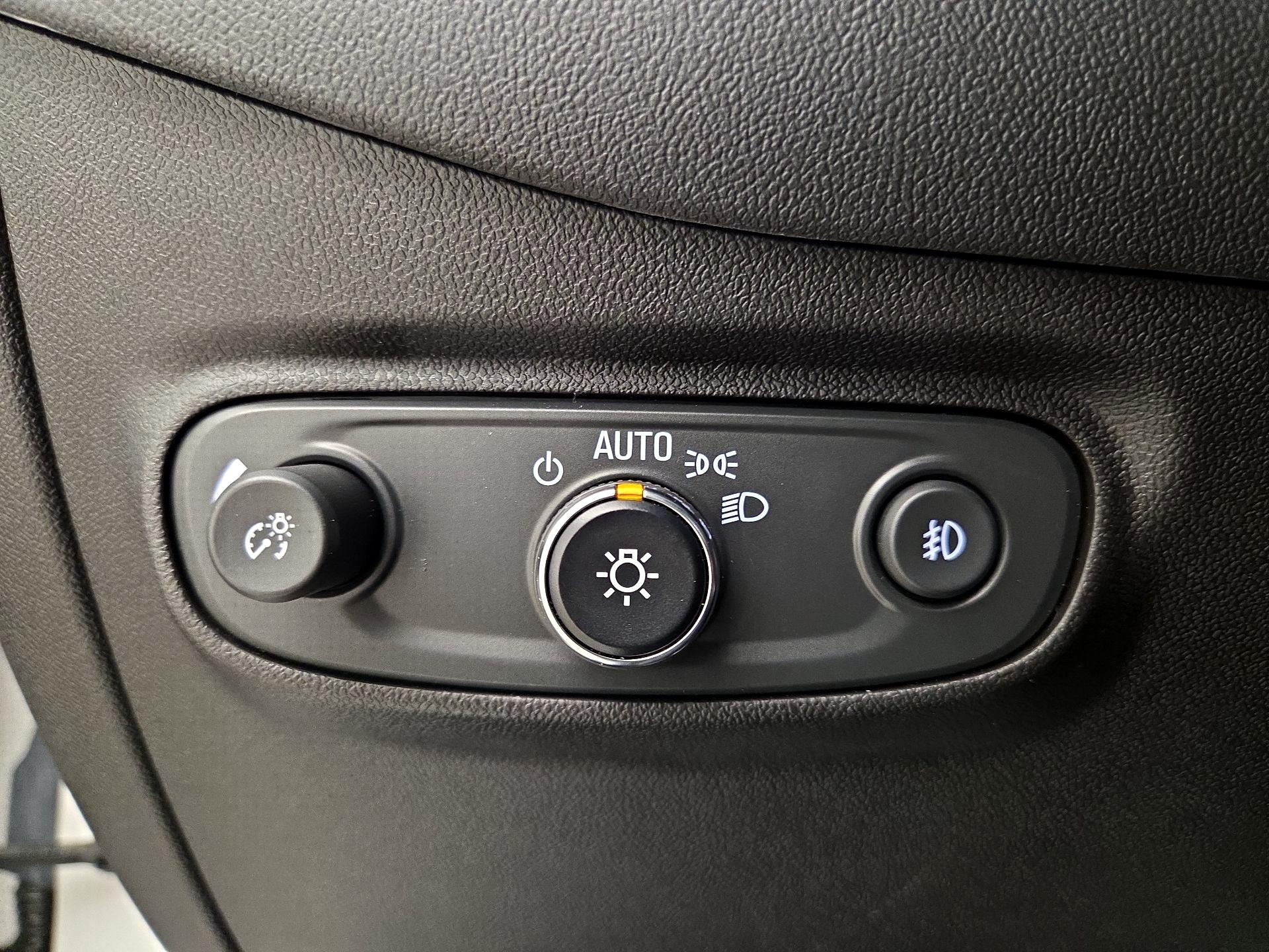 Thumbnail: 2022 Chevrolet Equinox - 13