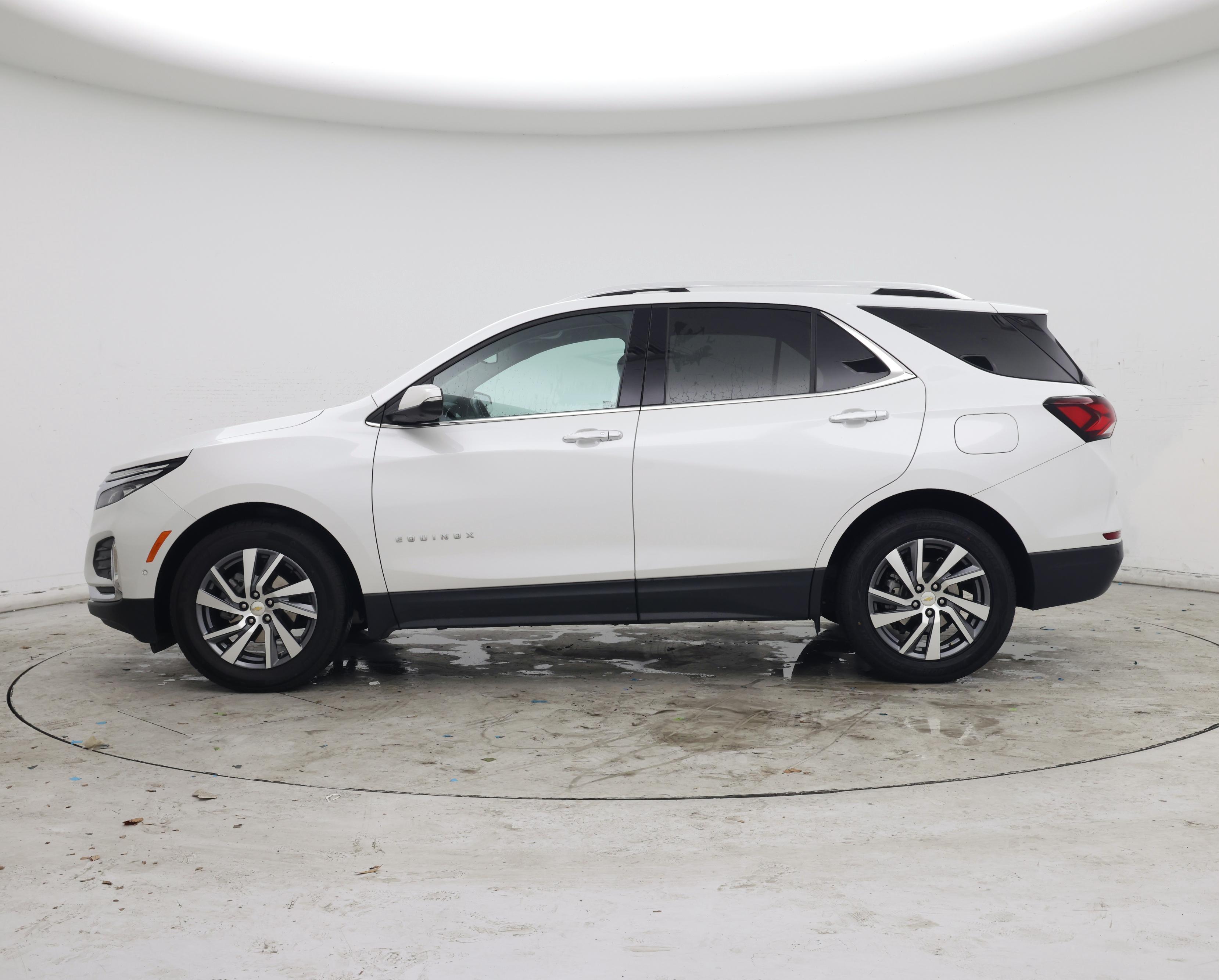 Thumbnail: 2022 Chevrolet Equinox - 3