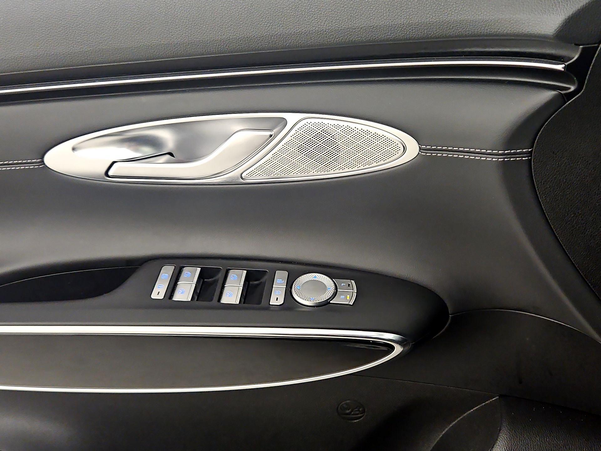 Thumbnail: 2025 Genesis GV70 - 12