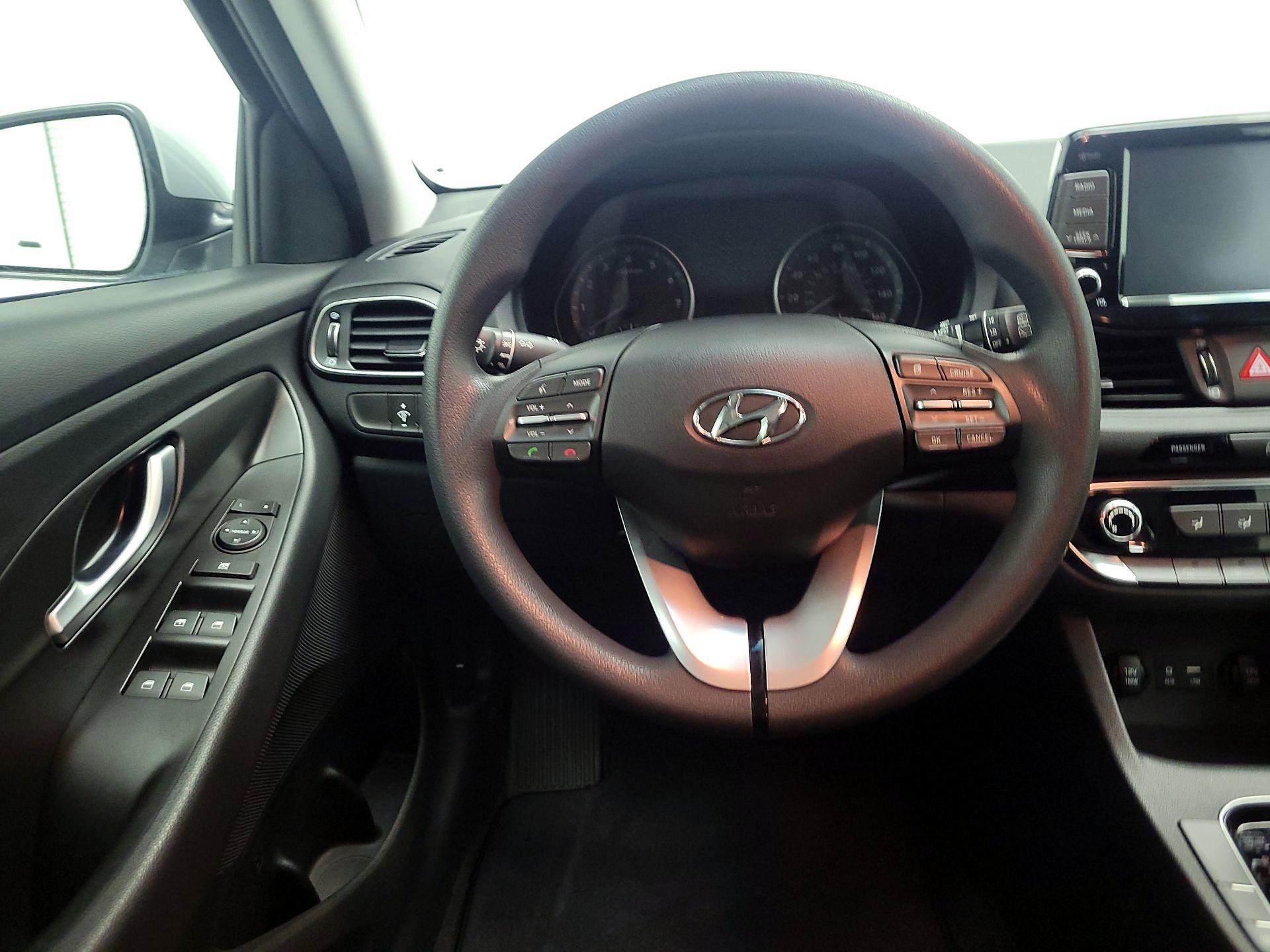 Thumbnail: 2020 Hyundai Elantra - 10