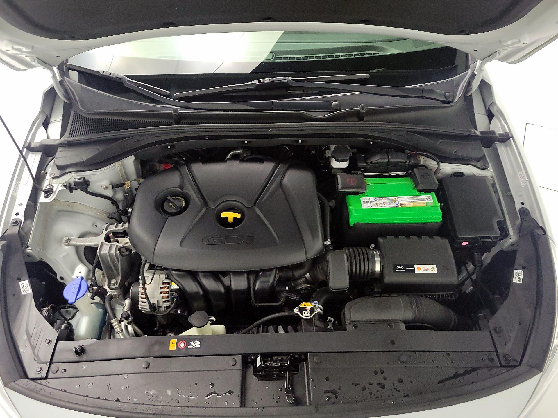 Thumbnail: 2020 Hyundai Elantra - 17