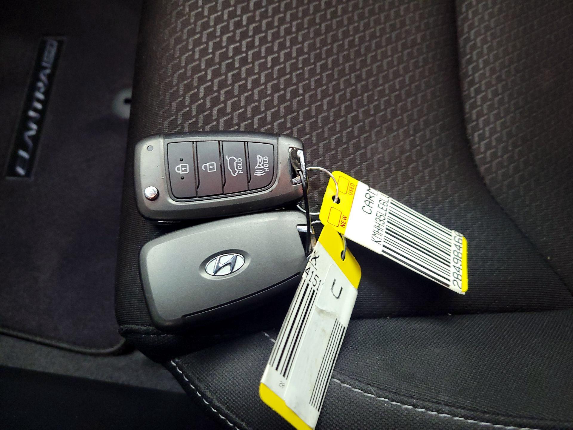 Thumbnail: 2020 Hyundai Elantra - 18