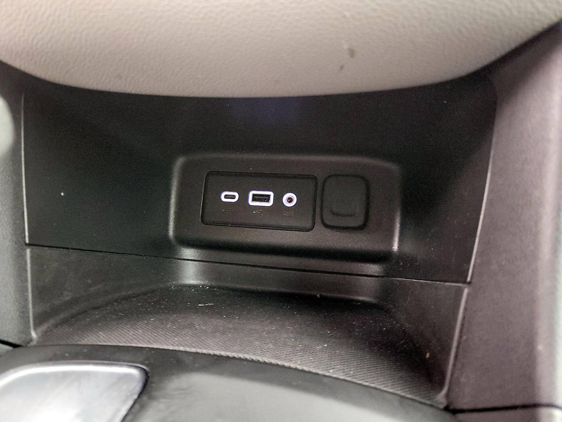 Thumbnail: 2020 Chevrolet Equinox - 18