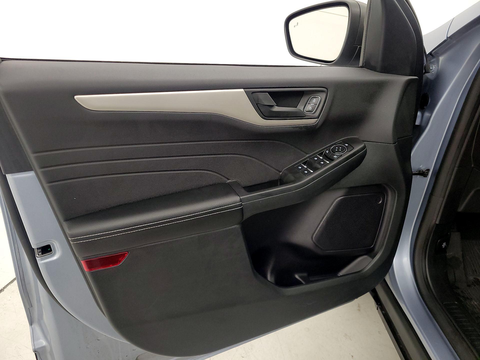 Thumbnail: 2022 Ford Escape - 12