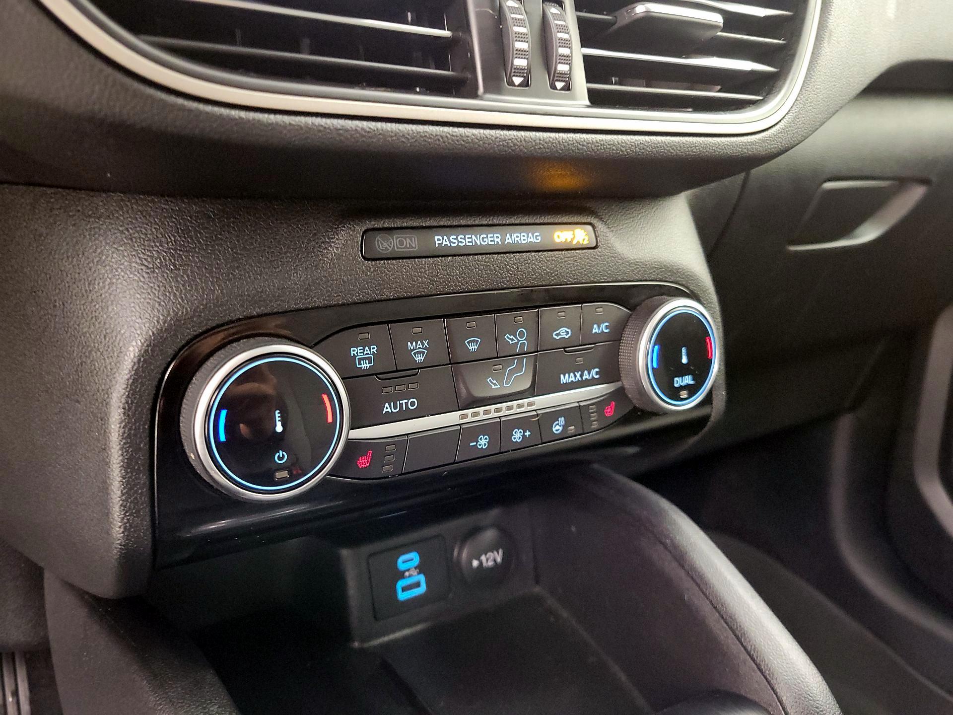 Thumbnail: 2022 Ford Escape - 16