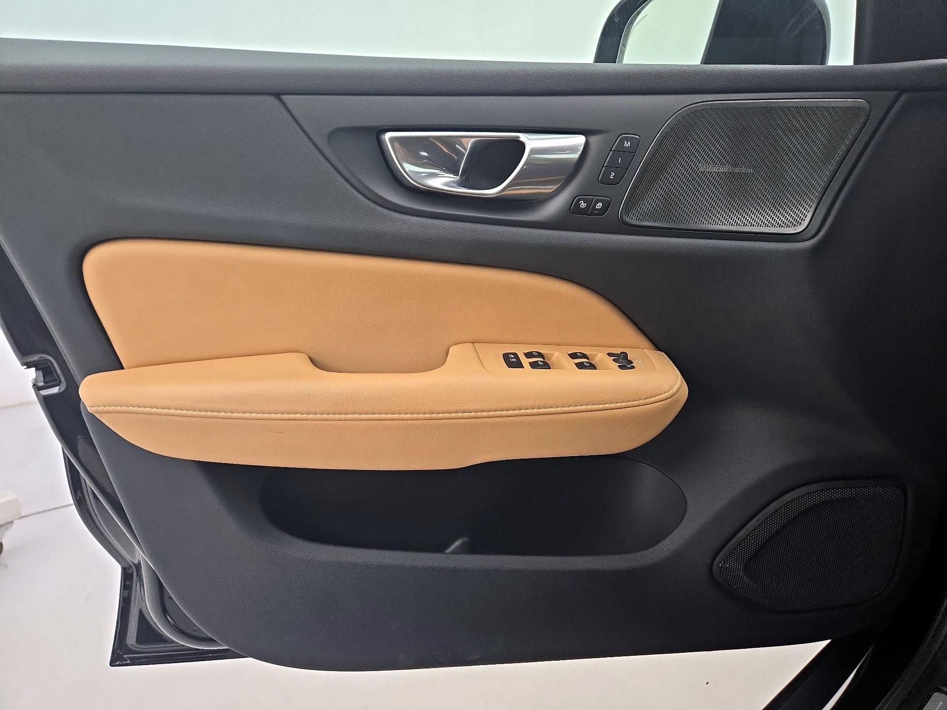 Thumbnail: 2023 Volvo S60 - 12