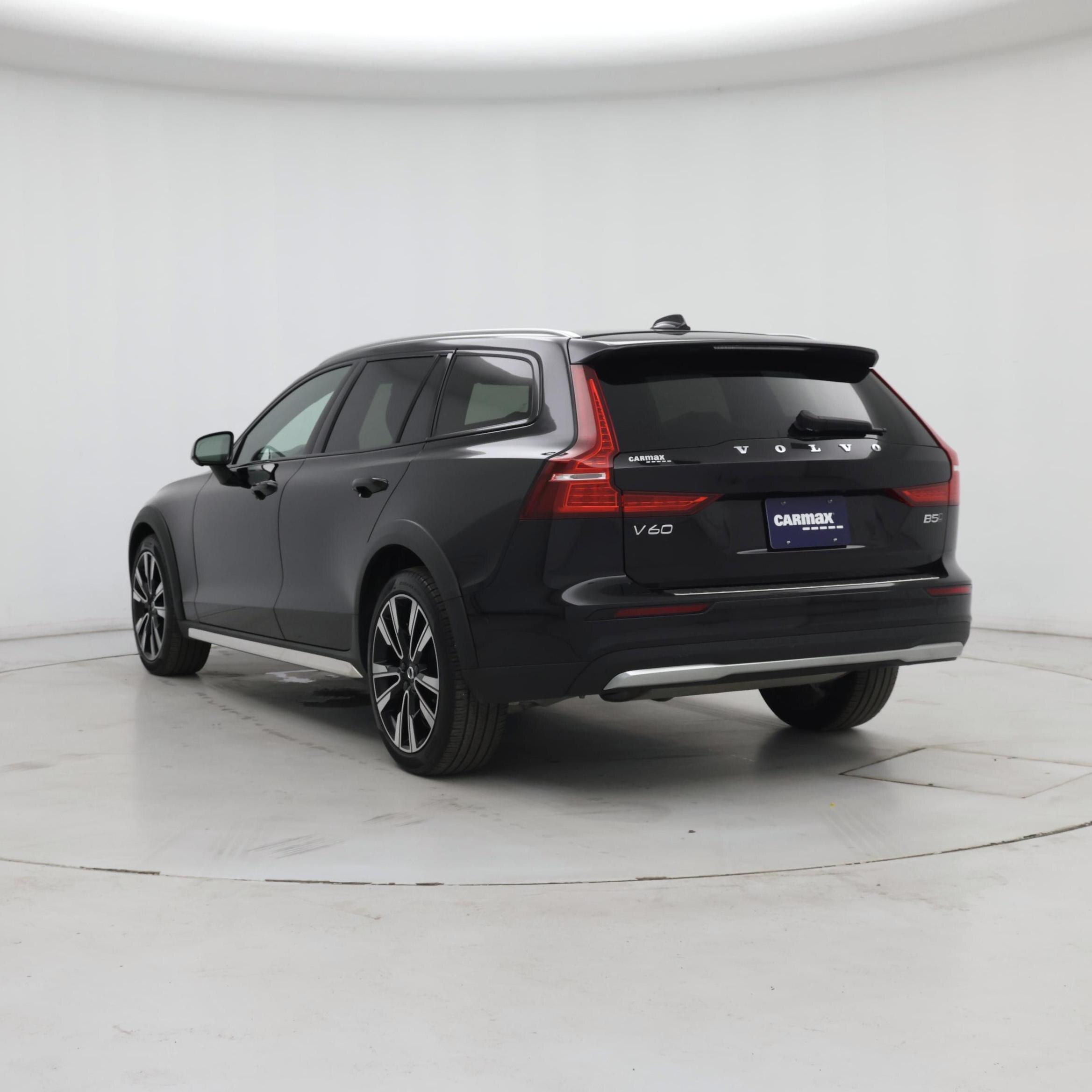 Thumbnail: 2023 Volvo S60 - 2