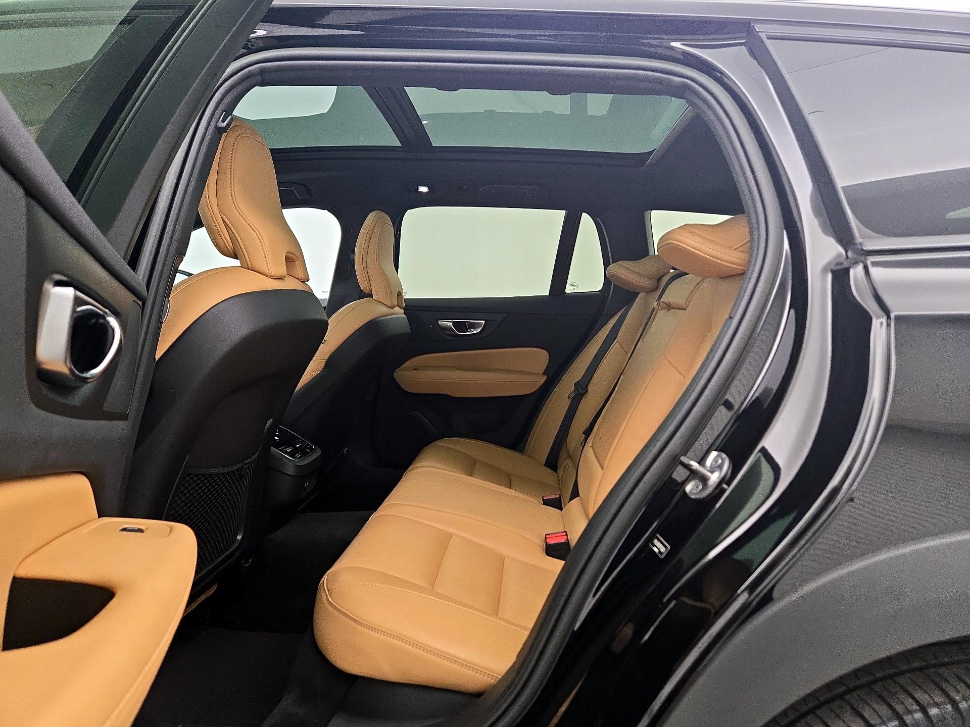 Thumbnail: 2023 Volvo S60 - 20