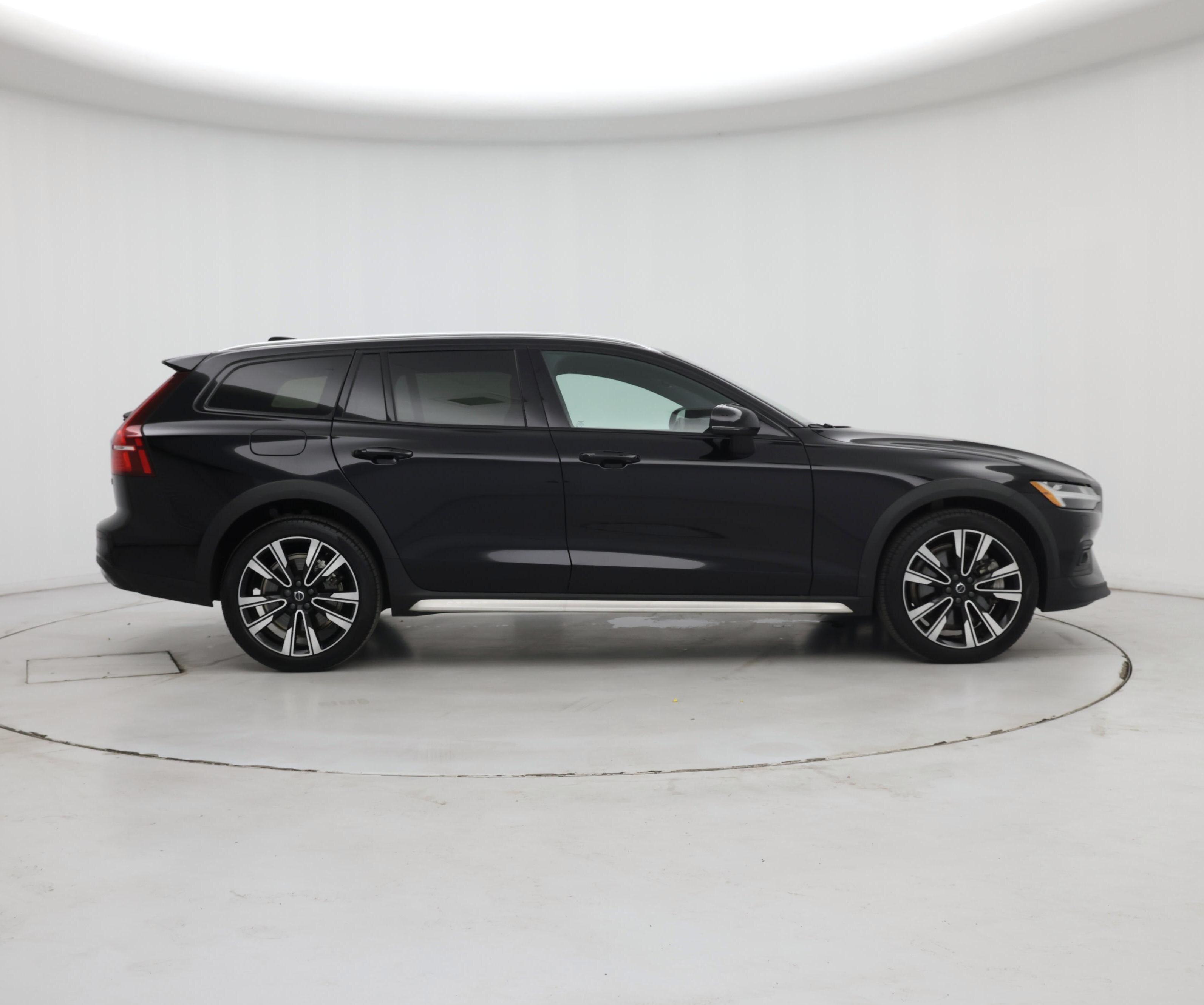 Thumbnail: 2023 Volvo S60 - 7