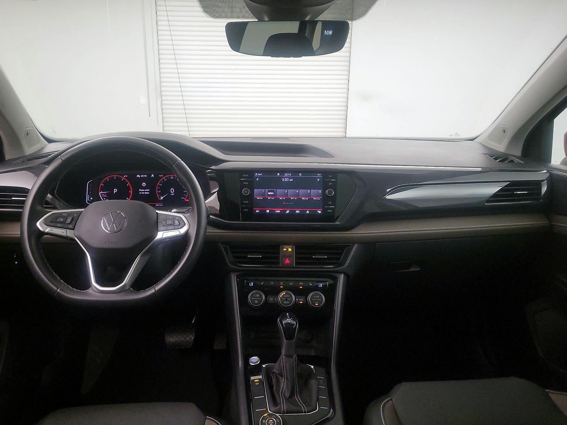 Thumbnail: 2022 Volkswagen Taos - 9