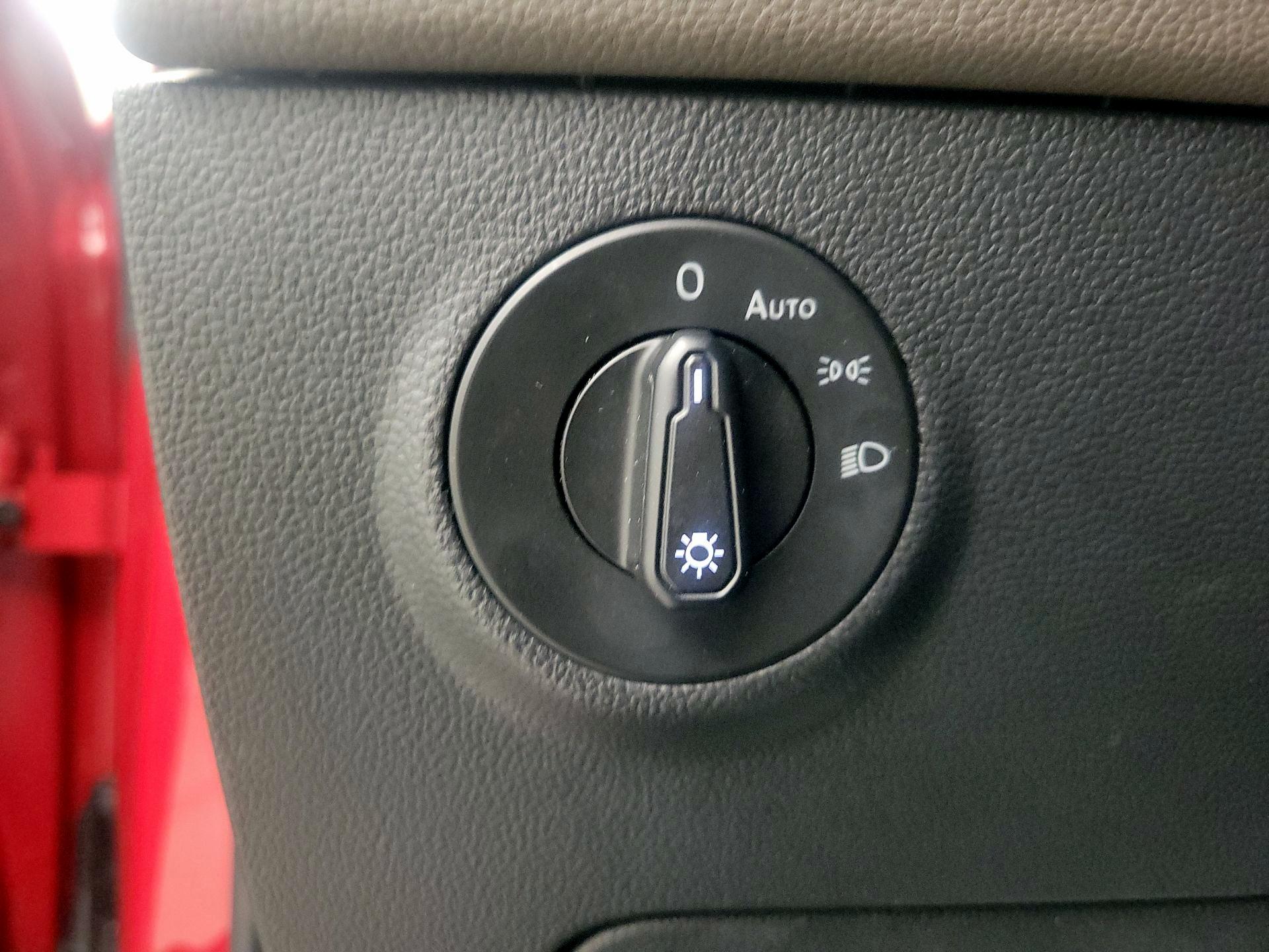 Thumbnail: 2022 Volkswagen Taos - 13