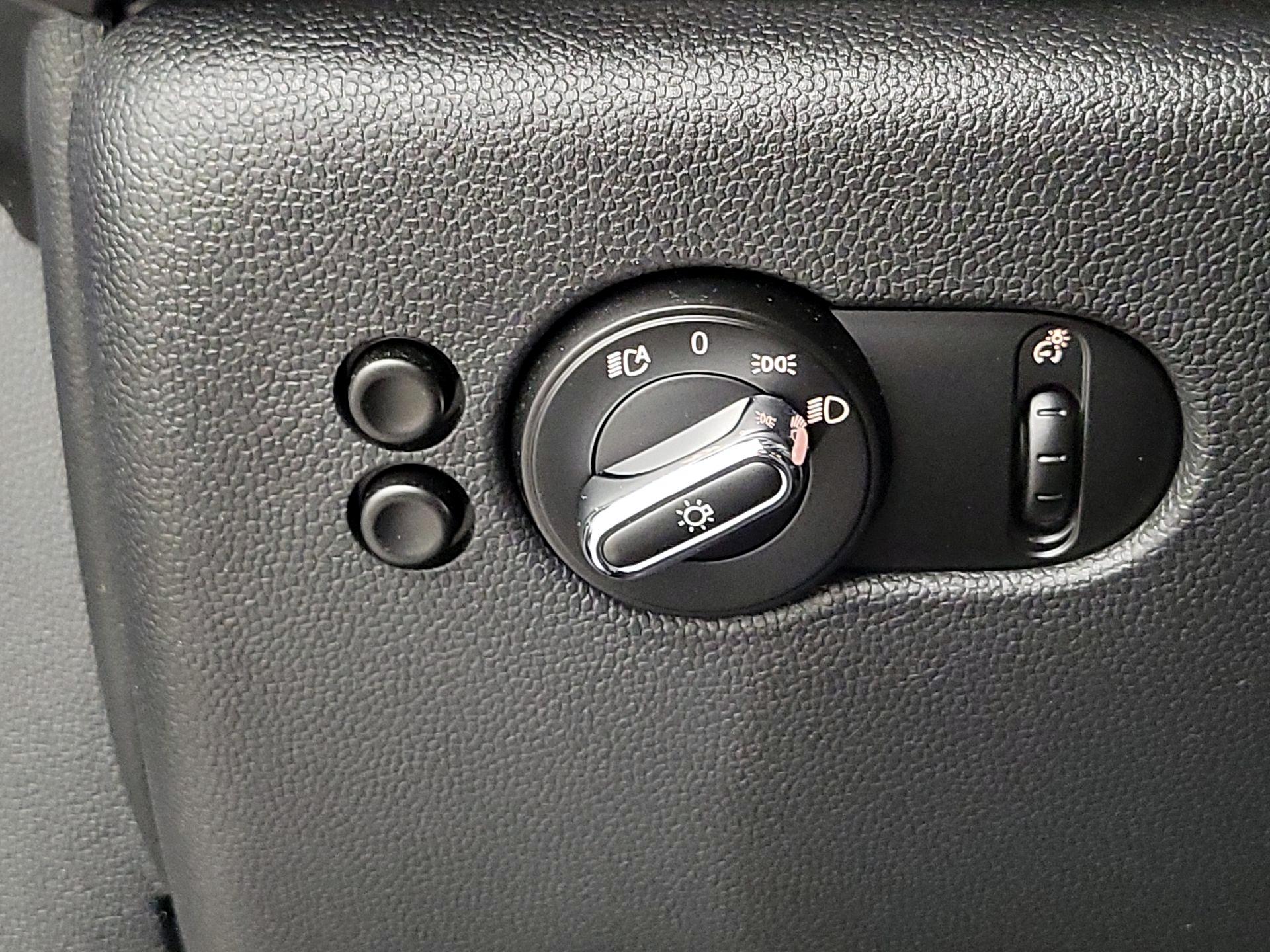 Thumbnail: 2019 MINI Cooper Hardtop - 13