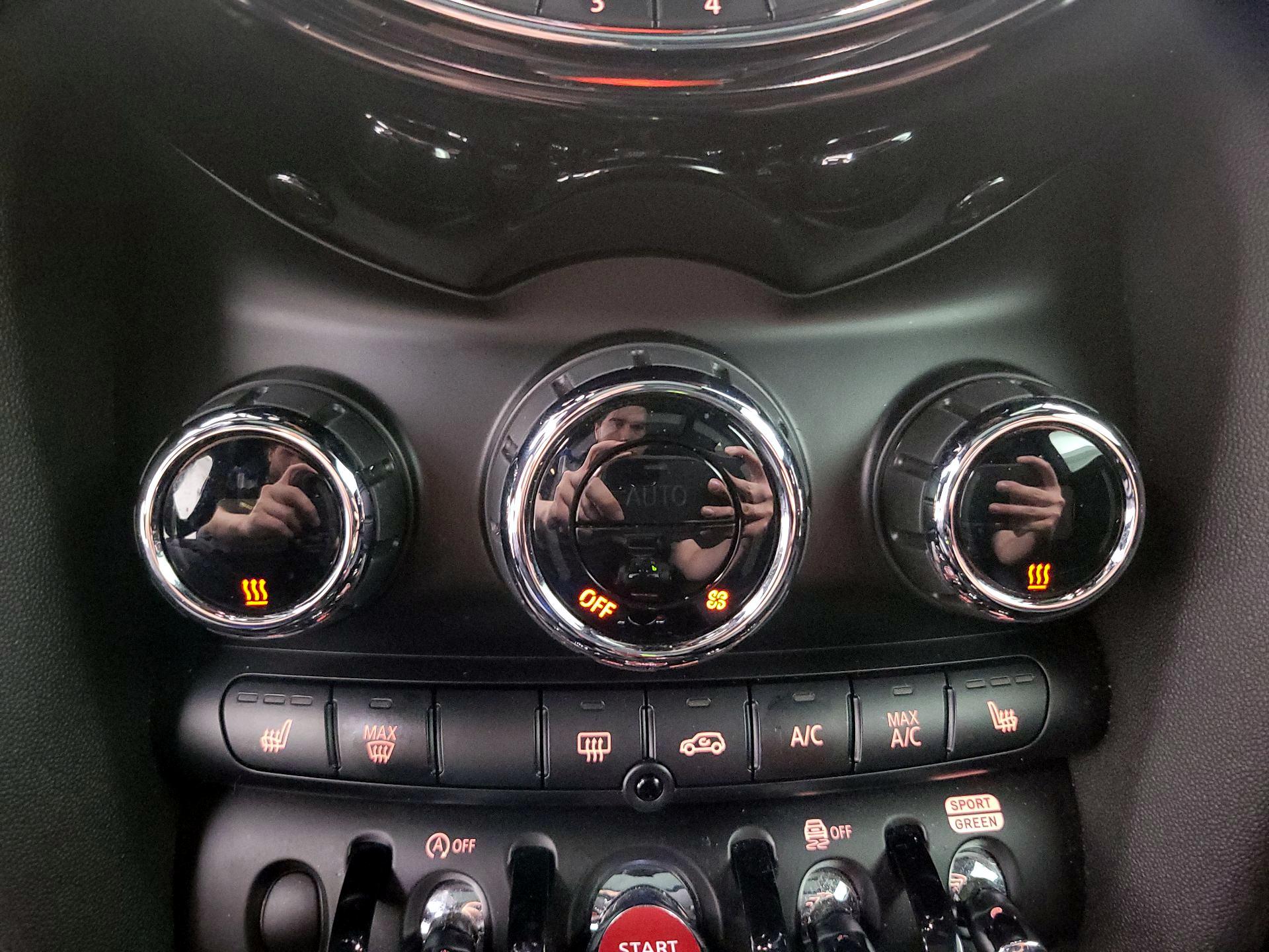 Thumbnail: 2019 MINI Cooper Hardtop - 16