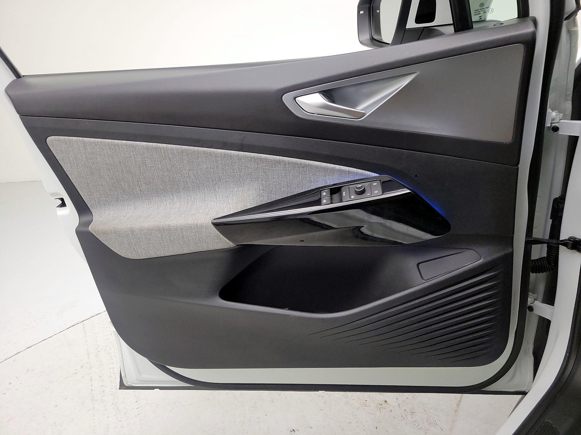 Thumbnail: 2023 Volkswagen ID.4 - 12