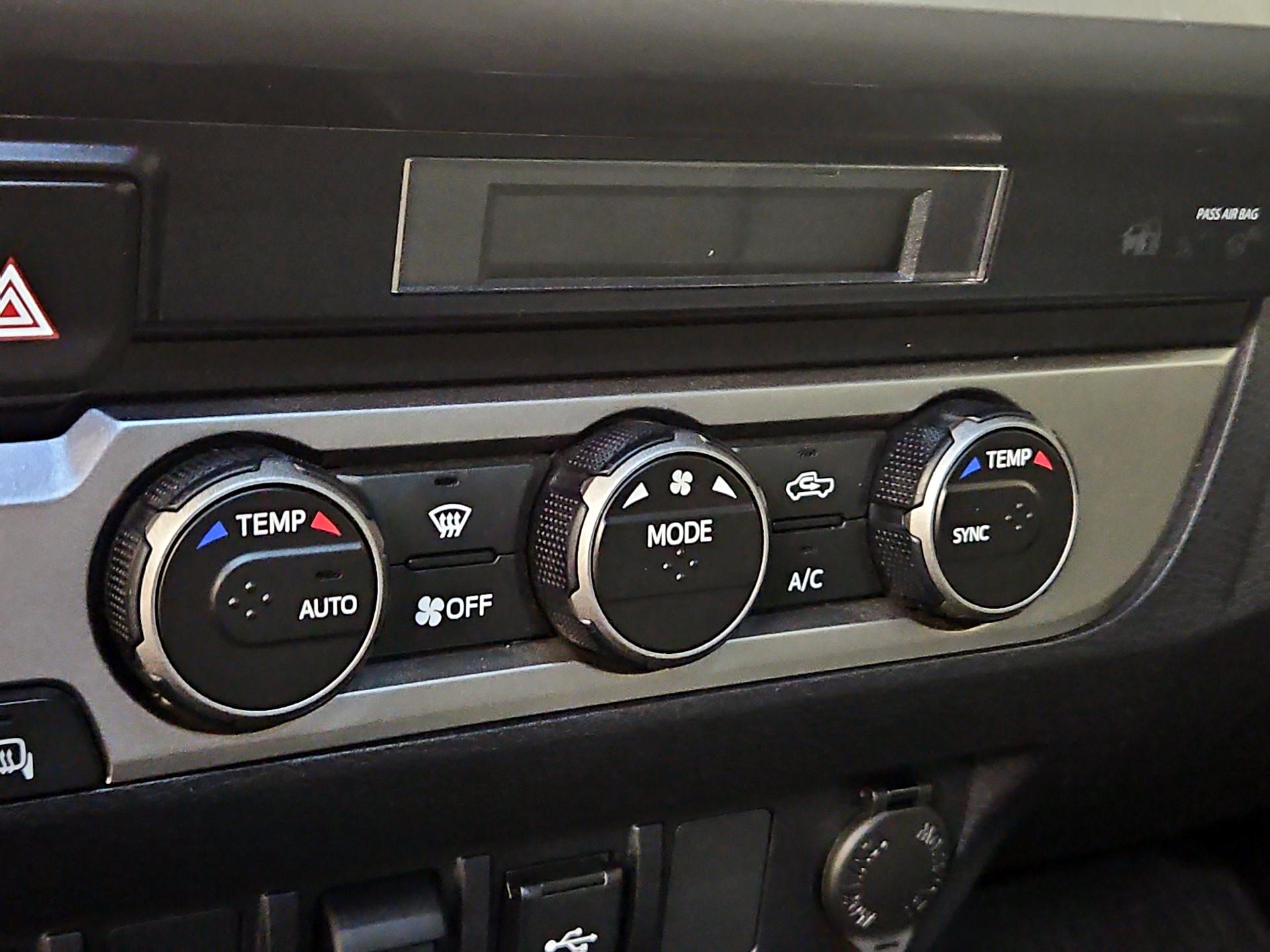 Thumbnail: 2022 Toyota Tacoma - 16